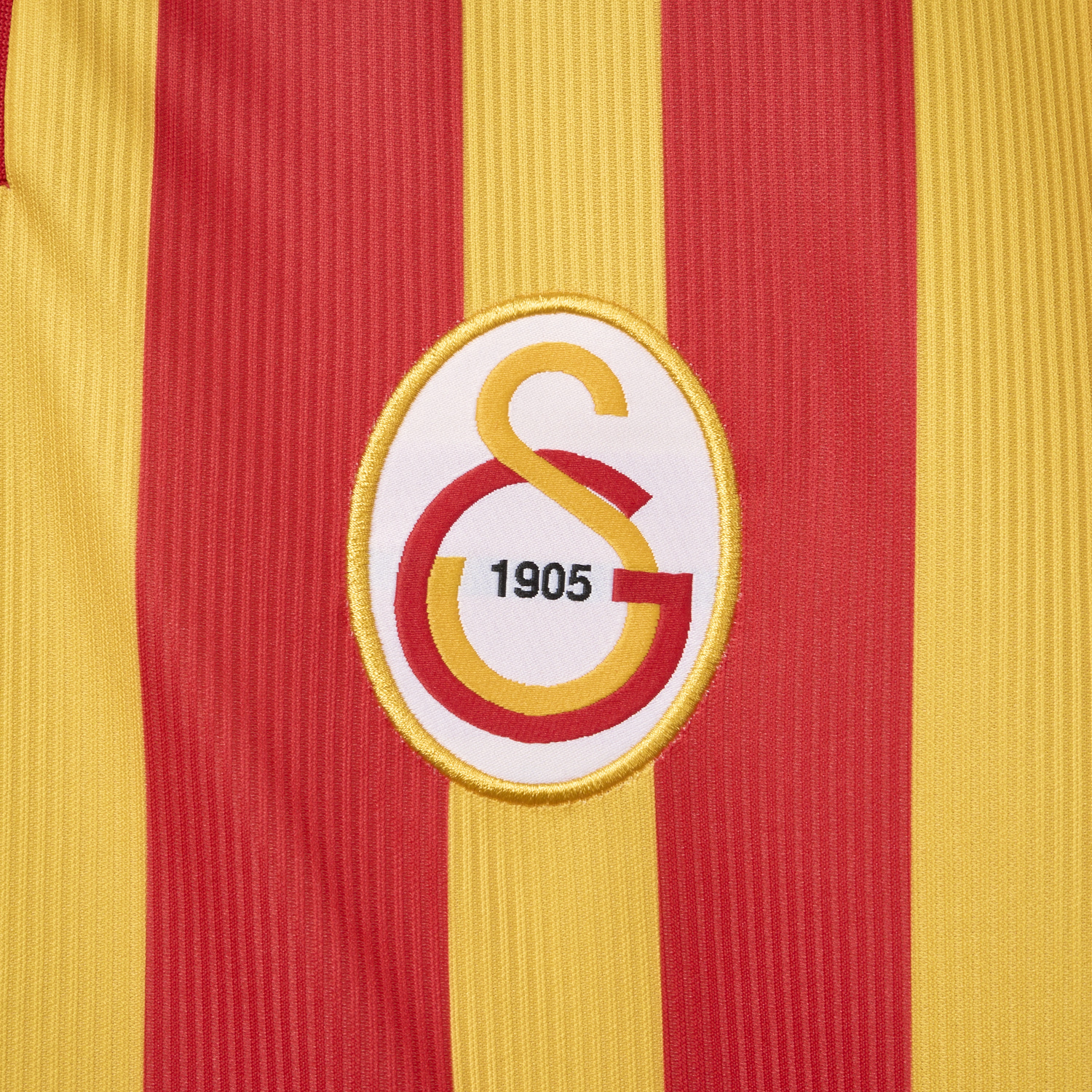 AlphaJersey-Retro Galatasaray 2000-01 Home Jersey