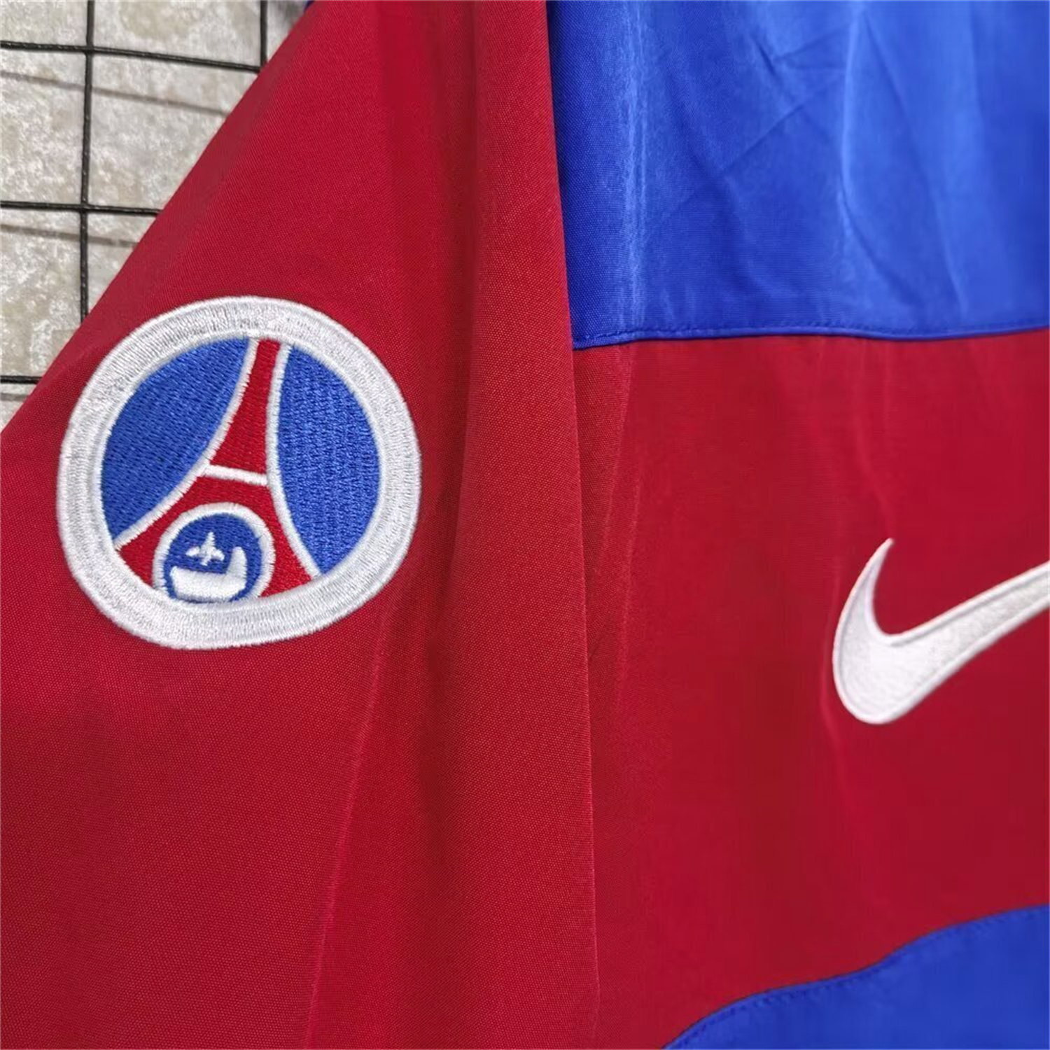 AlphaJersey-Retro Paris Saint-Germain PSG 1996-97 Red Blue Windbreaker Jacket