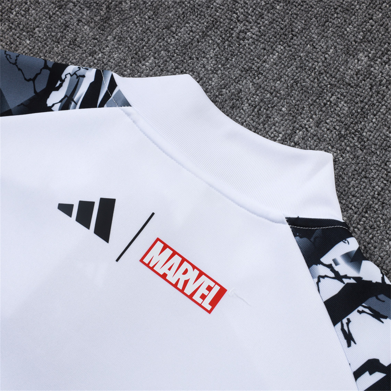 AlphaJersey-Real Madrid 25-26 Unsponsored Long Sleeve Training Set - White Top & Black Pants