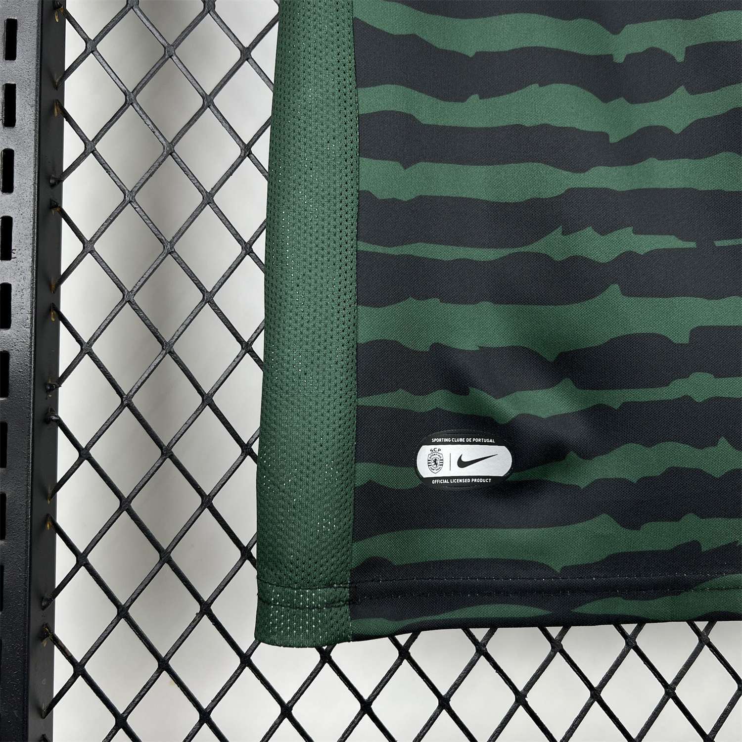 AlphaJersey-Sporting CP 25-26 Goalkeeper Green And Black Kids Kit