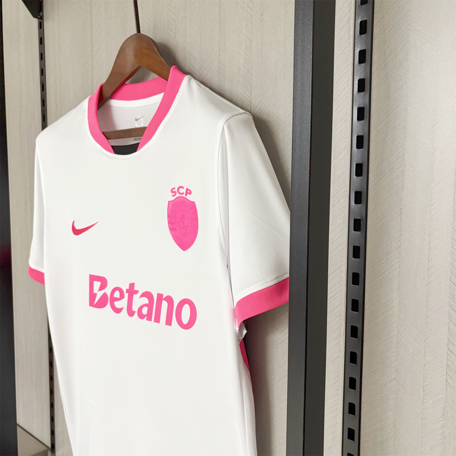 AlphaJersey-Sporting CP 25-26 Pink And White Special Jersey - Fans Version