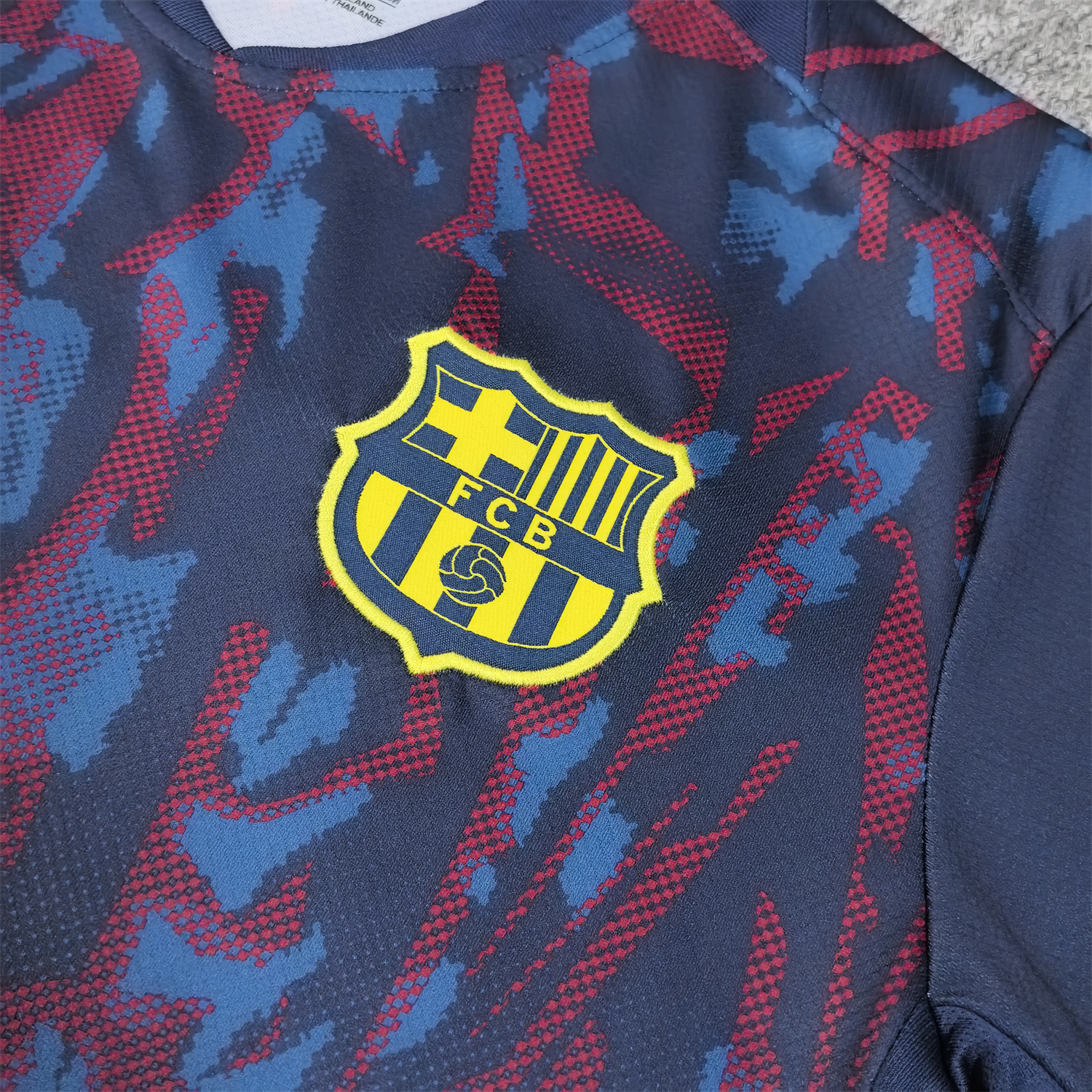AlphaJersey-Barcelona 25-26 Deep Blue Training Jersey with Red and Blue Tree Pattern - Fans Version