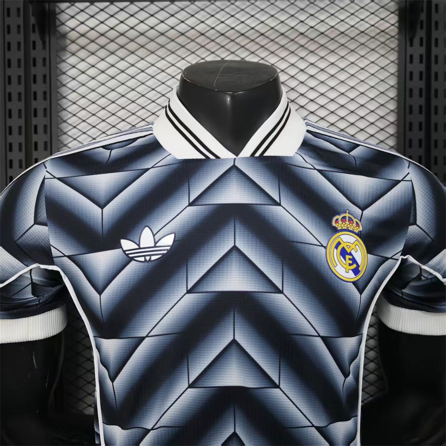 AlphaJersey-Real Madrid 25-26 Refracted Black Light White Special Jersey - Player Version