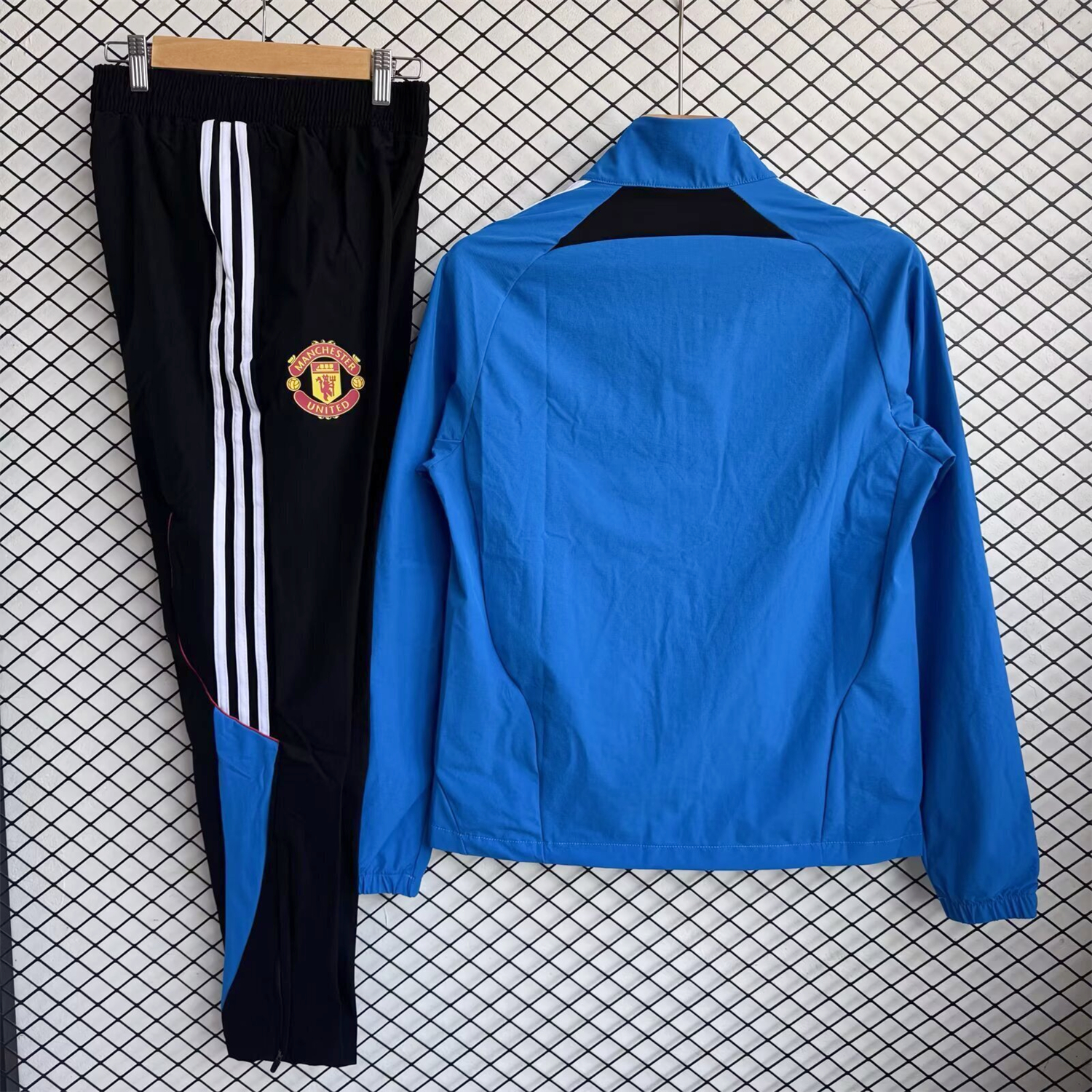 AlphaJersey-Manchester United 25-26 Windbreaker Training Set - Blue Top and Black Pants