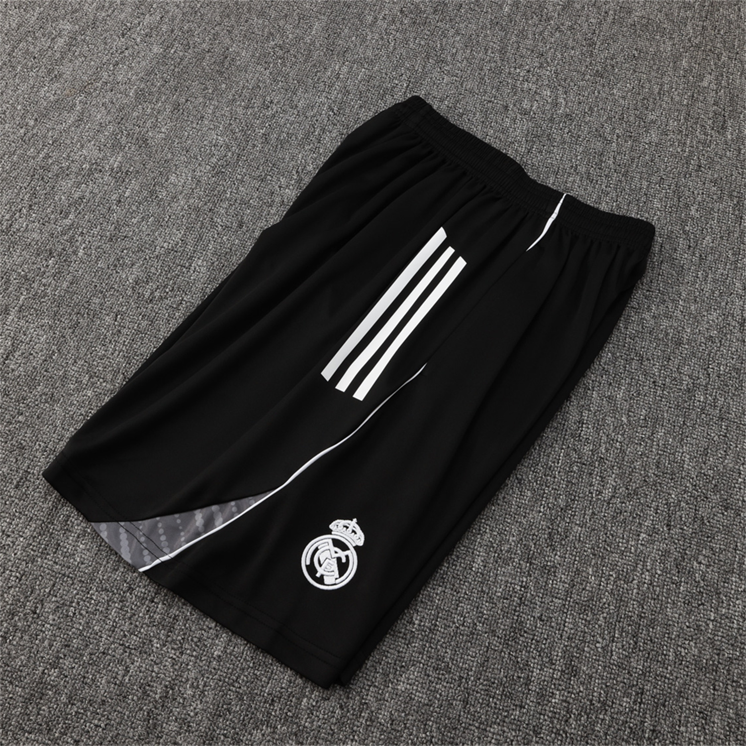 AlphaJersey-Real Madrid 25-26 Vest Training Set - Black Vest and Black Shorts