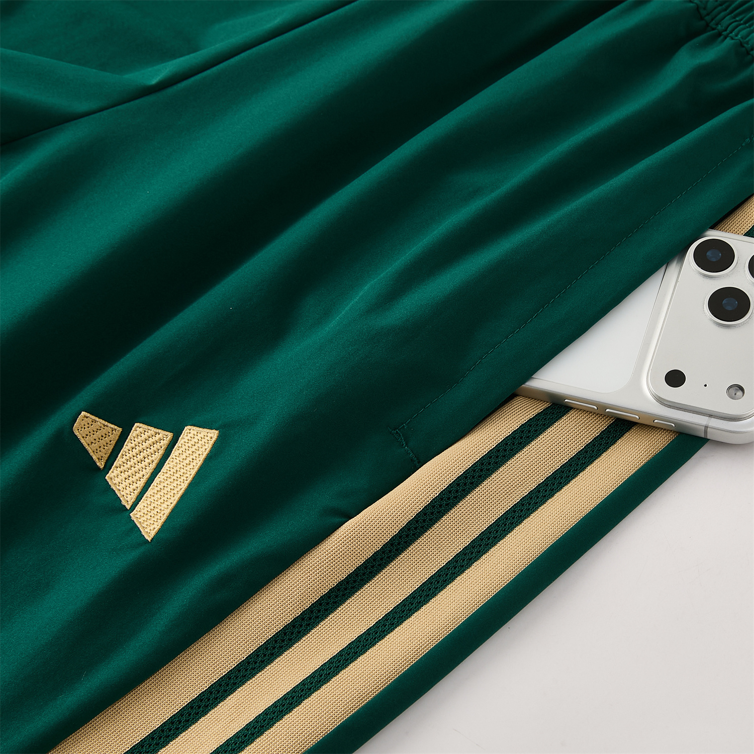 AlphaJersey-Italy 2026 Hooded Windbreaker Training Set - White Top & Green Pants