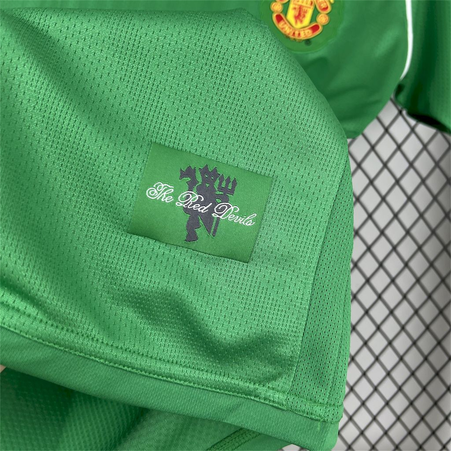 AlphaJersey-Retro Manchester United 2007-08 Green Goalkeeper Jersey