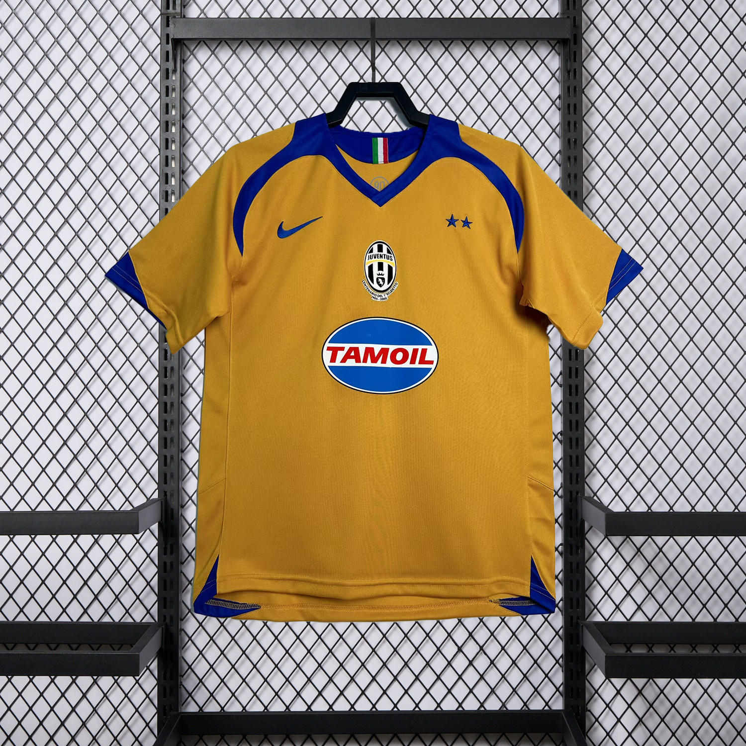 AlphaJersey-Retro Juventus 2005-06 Third Jersey