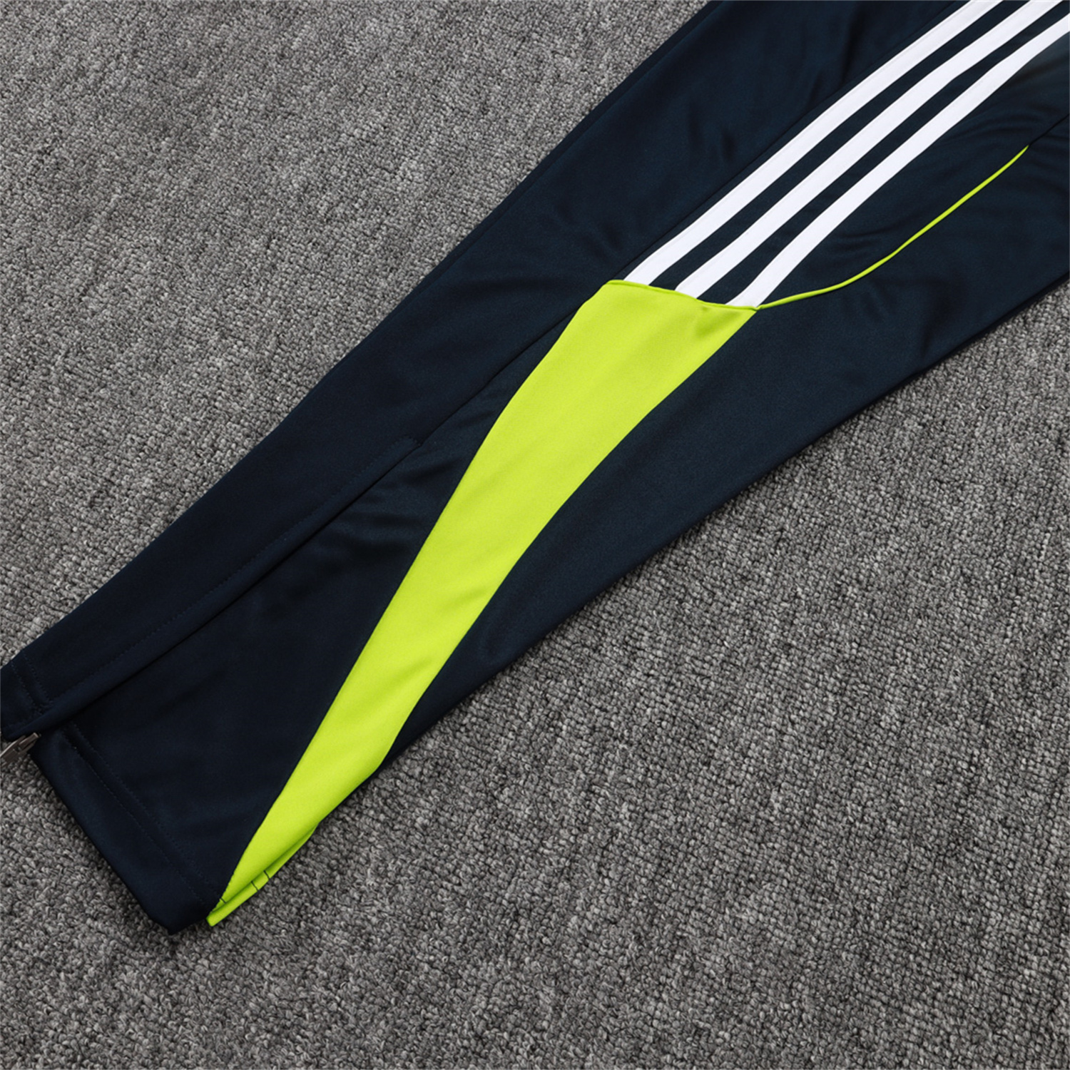 AlphaJersey-Real Madrid 25-26 Long Sleeve Training Set - Deep Blue Urban Purist Style