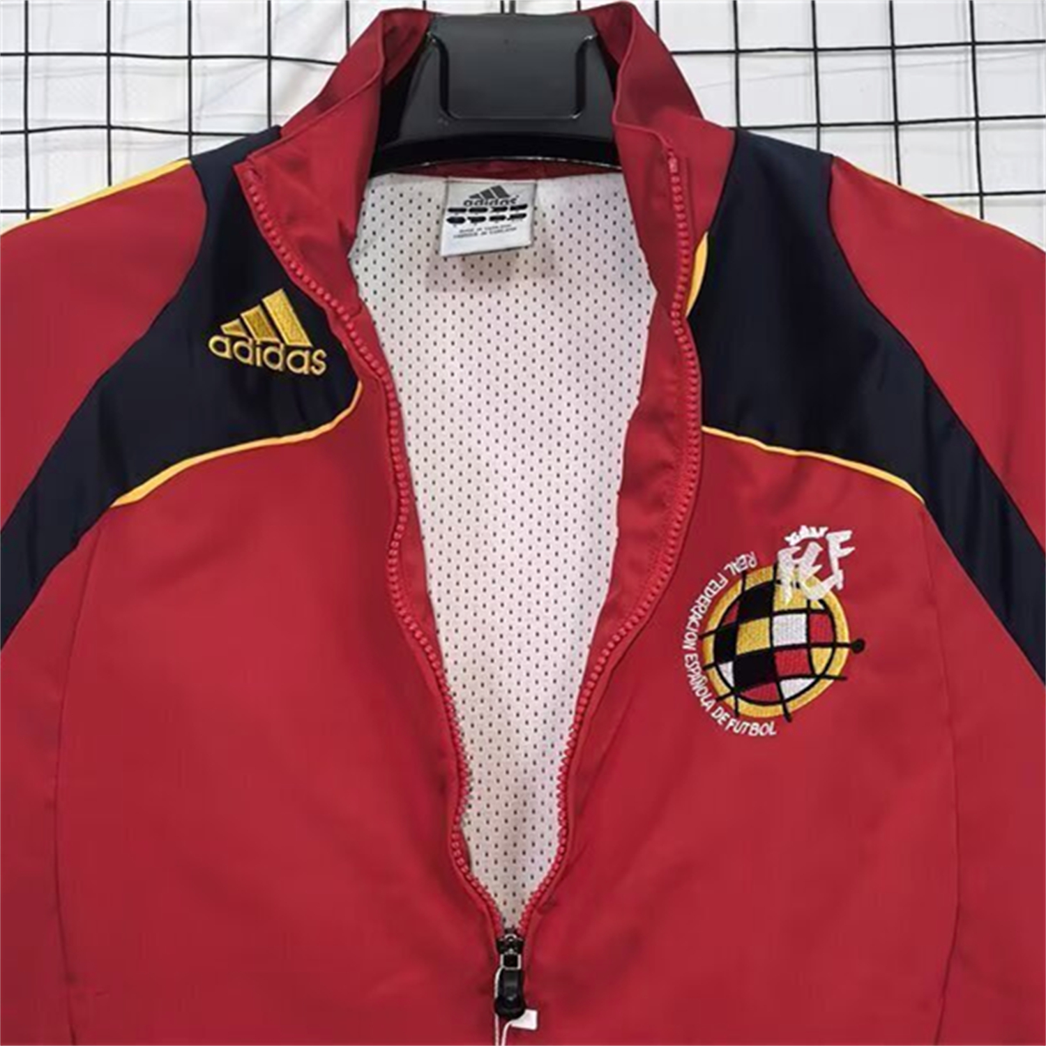 AlphaJersey-Retro Spain 2007 Red Windbreaker
