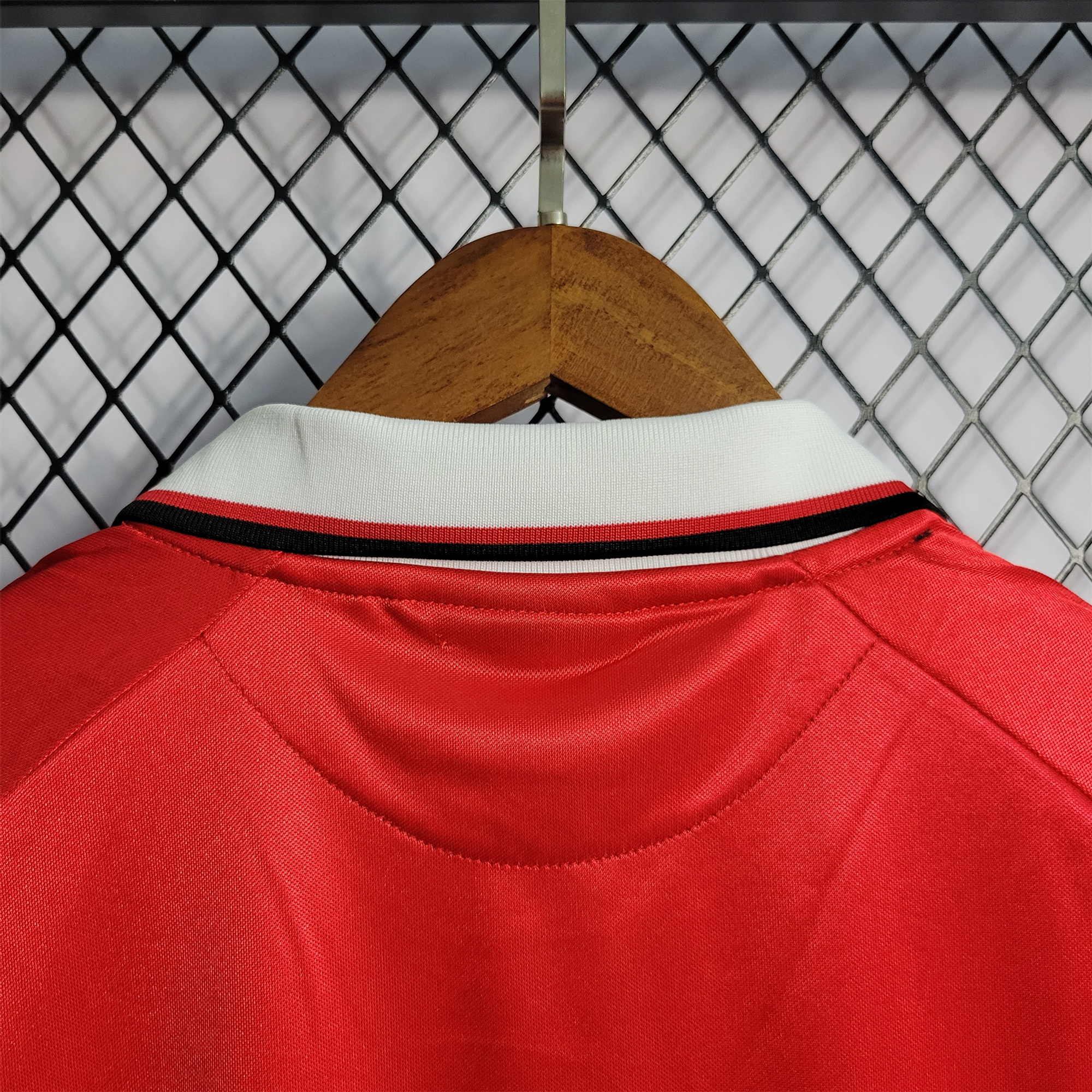 AlphaJersey-Retro Manchester United 99-00 Home Jersey