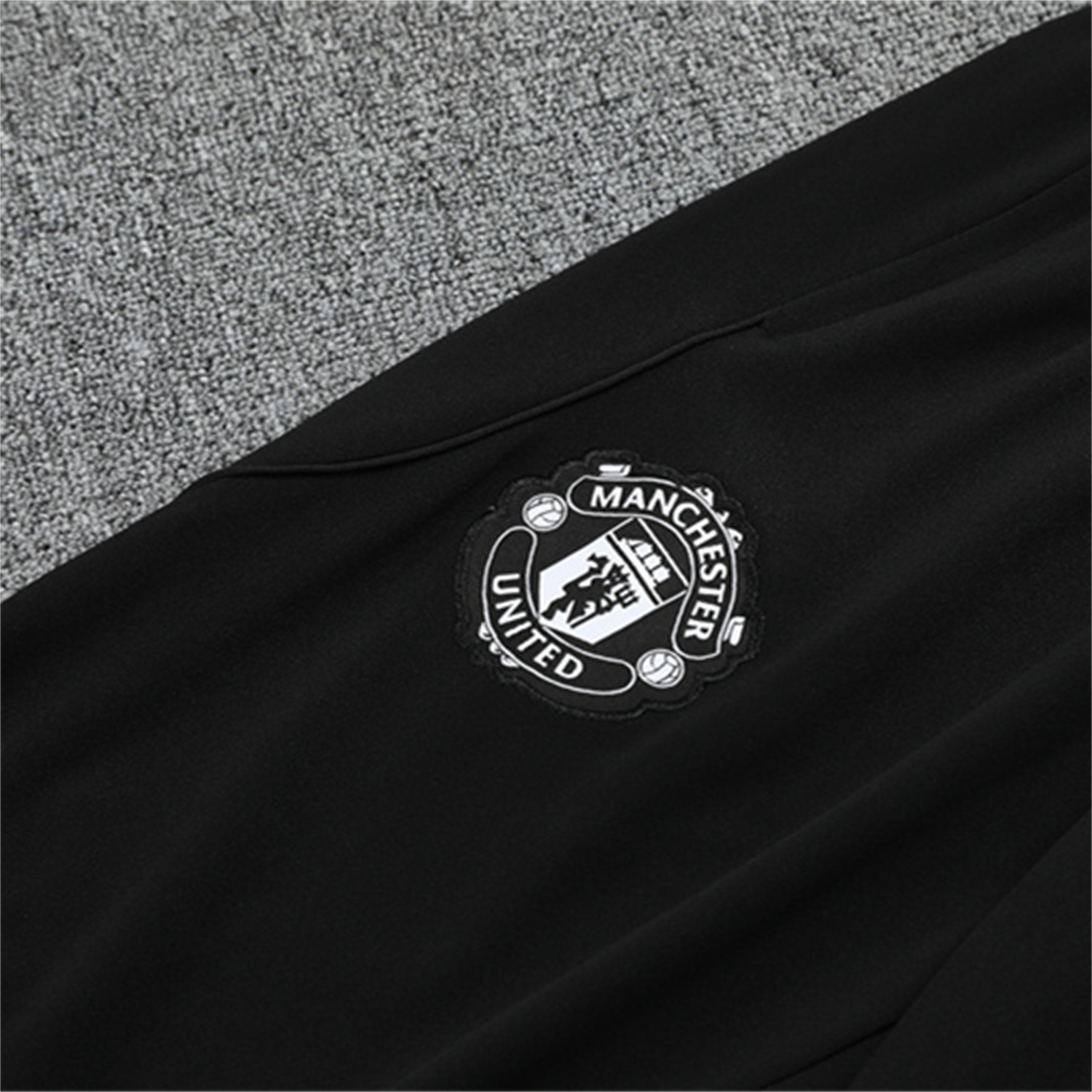 AlphaJersey-Manchester United 25-26 Long Sleeves Training Set - Purple Top & Black Pants