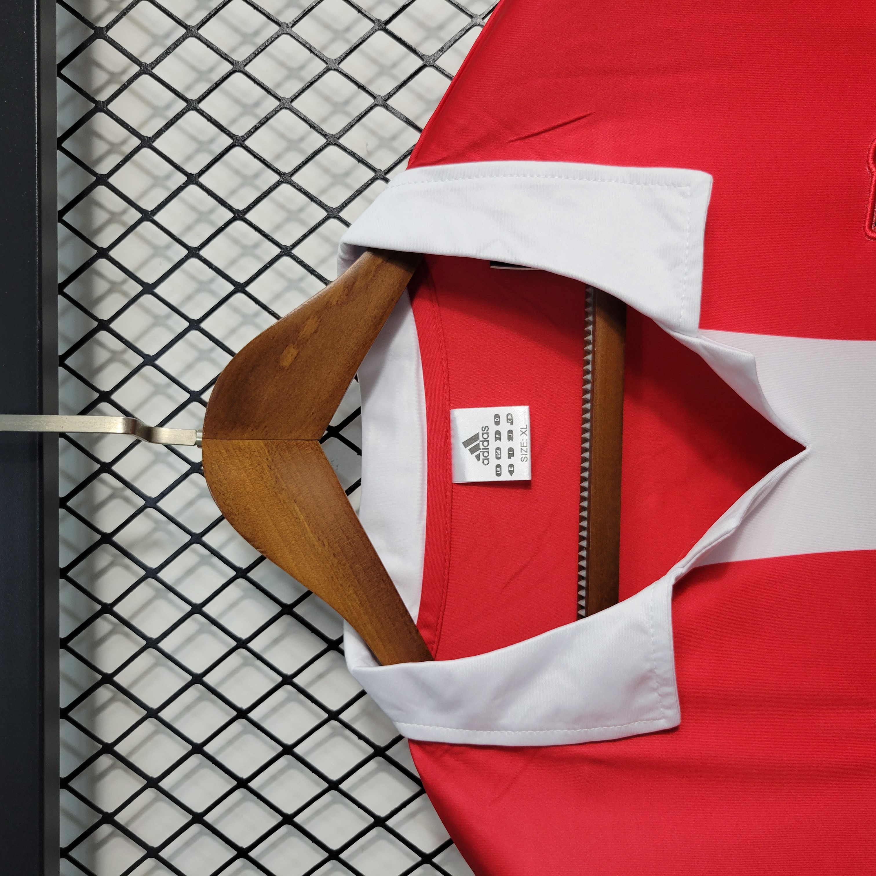 AlphaJersey-Retro Benfica 2004-05 Home Stadium Jersey