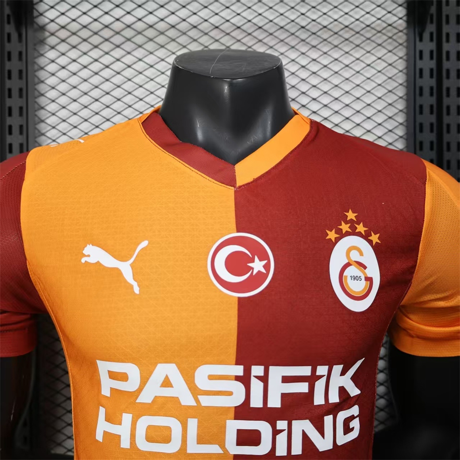 AlphaJersey-Galatasaray 25-26 Home Jersey With Five Stars - Player Version