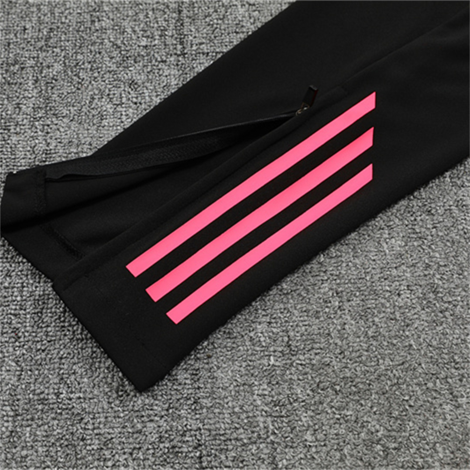 AlphaJersey-Arsenal 25-26 Long Sleeve Training Set - Pink Logo Black Top & Black Pants