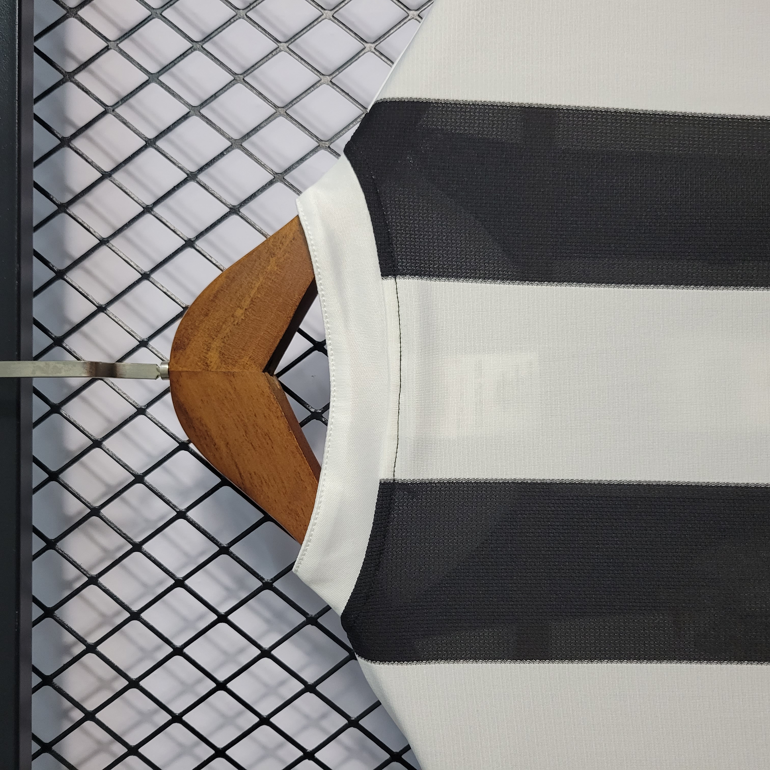 AlphaJersey-Retro Newcastle United 1995-97 Home Stadium Jersey