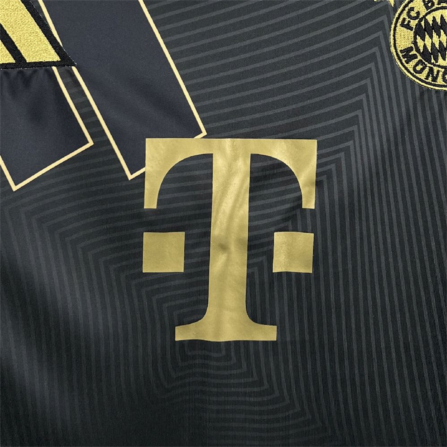AlphaJersey-Bayern Munich 25-26 Black Gold Special Edition Jersey - Fans Version