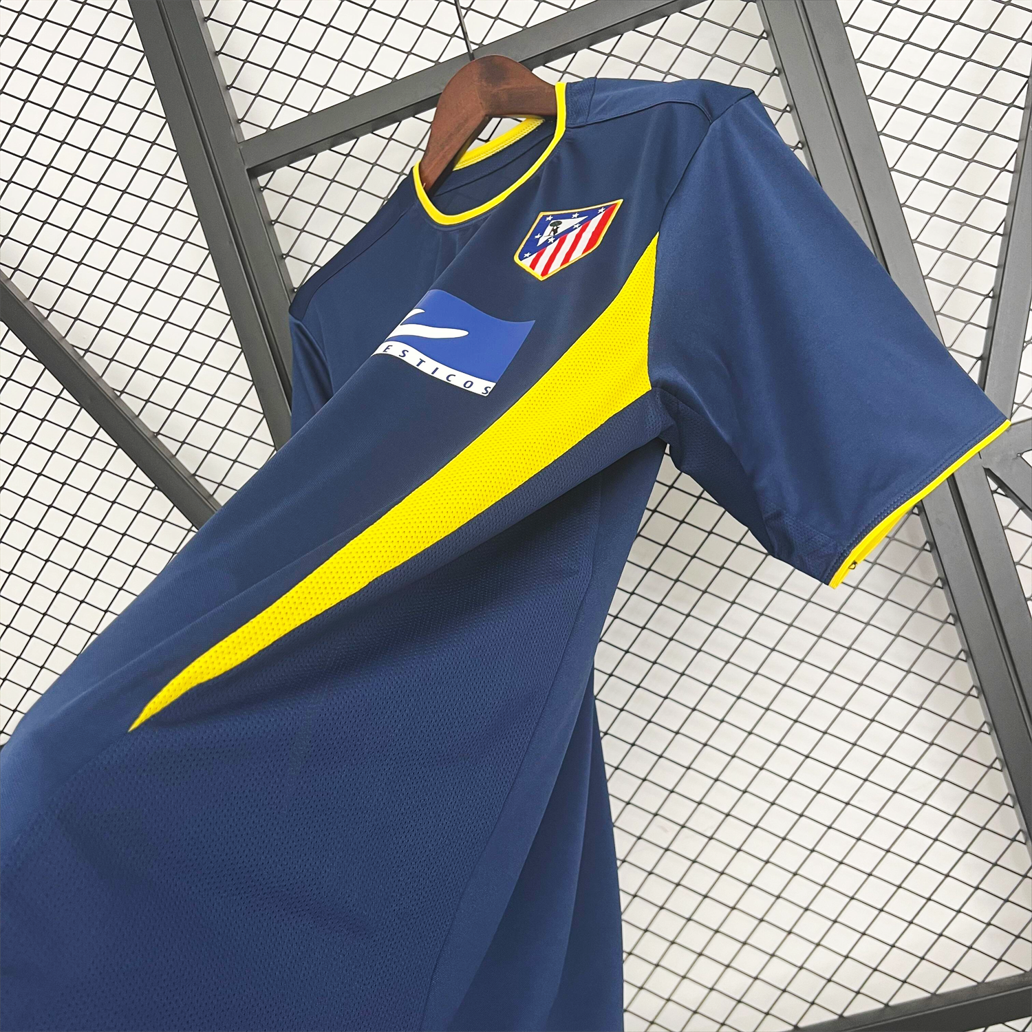 AlphaJersey-Retro Atletico Madrid 2002-03 Away Jersey