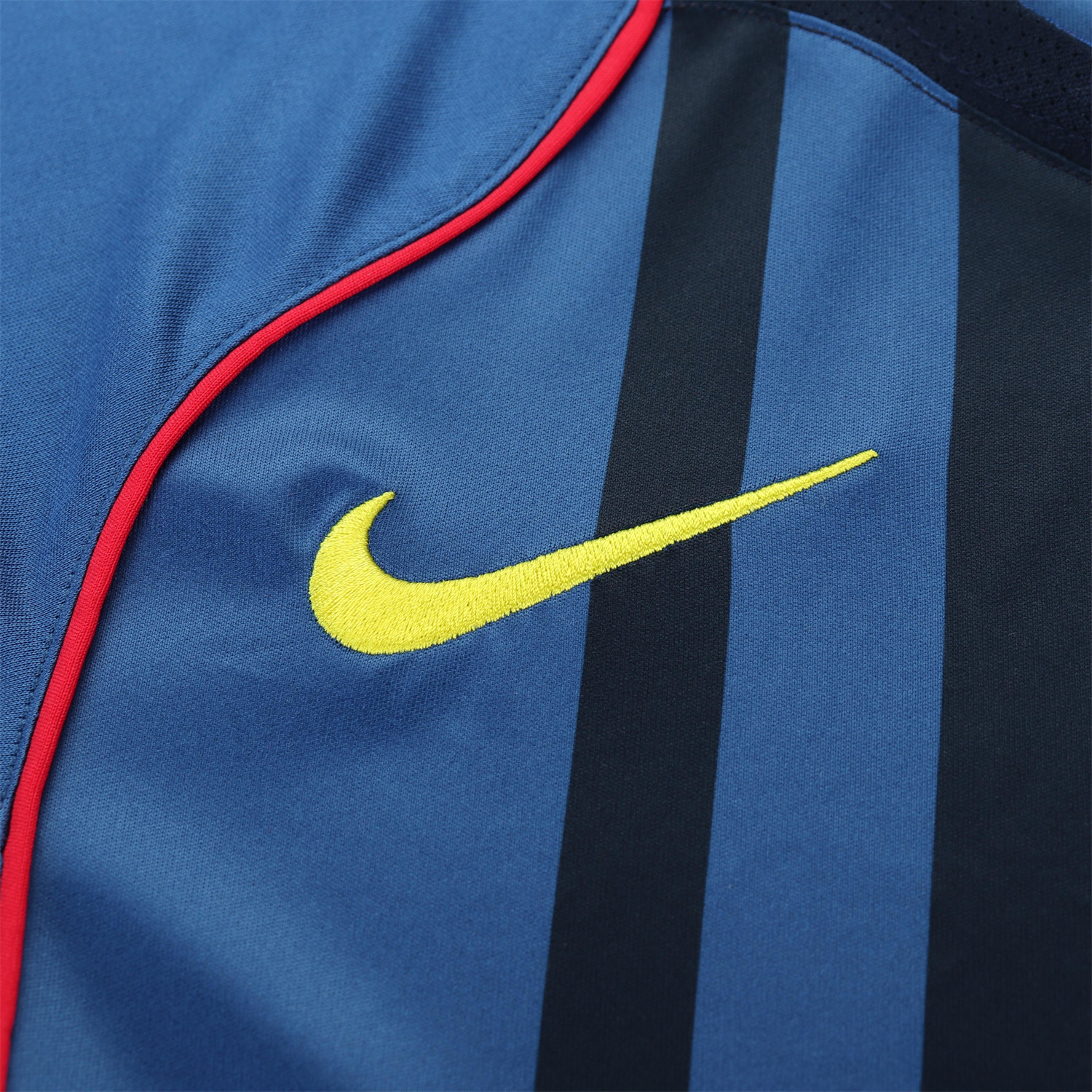 AlphaJersey-Retro Barcelona 2004-05 Away Kids Kit