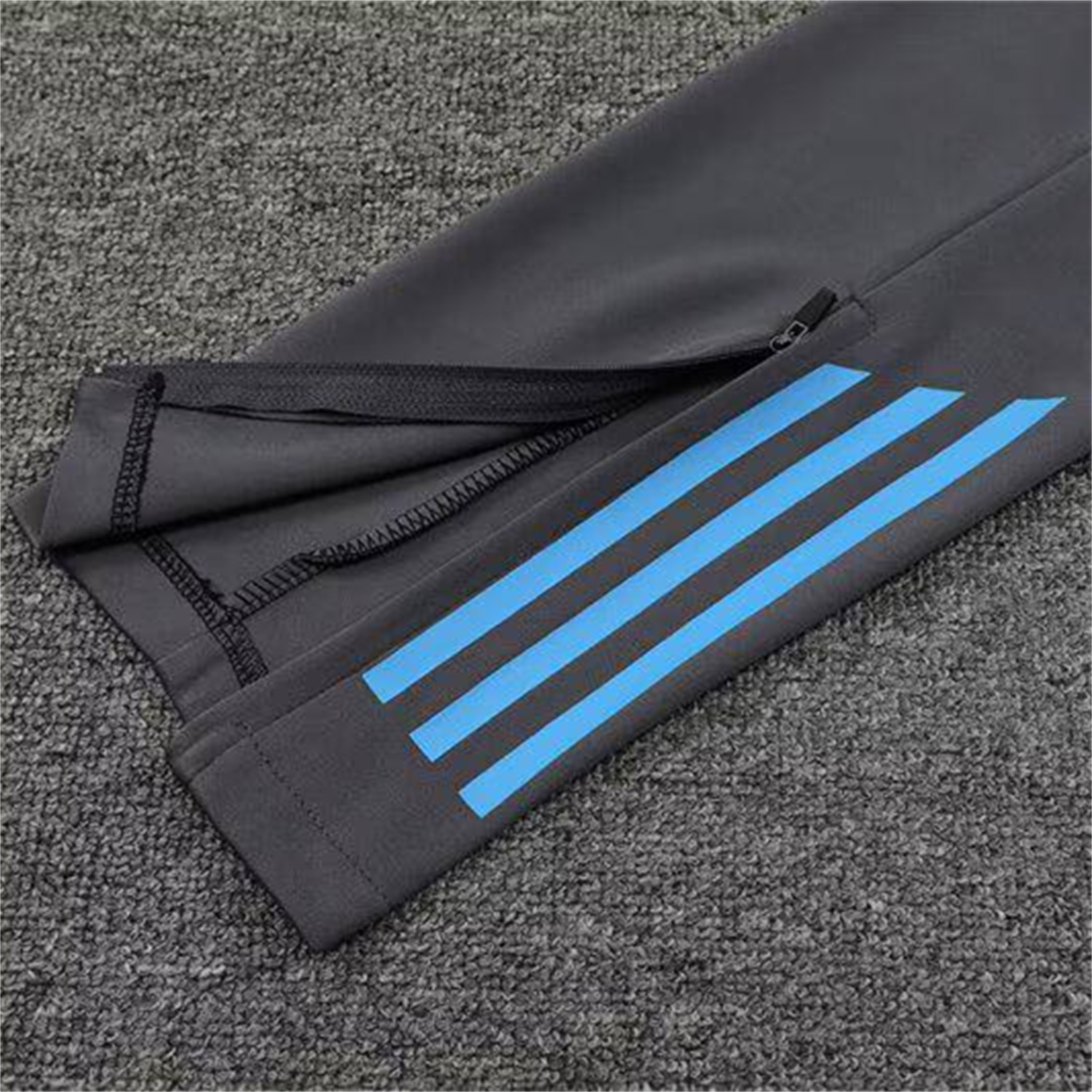 AlphaJersey-Argentina 25-26 Kids Long Sleeve Training Set - Gold Top and Grey Pants