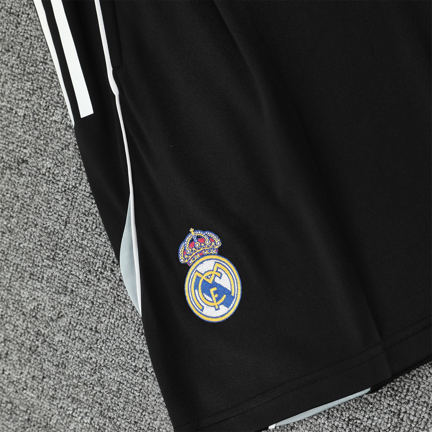 AlphaJersey-Real Madrid 25-26 Vest Training Set - Pink Arrow Pattern Vest & Black Shorts