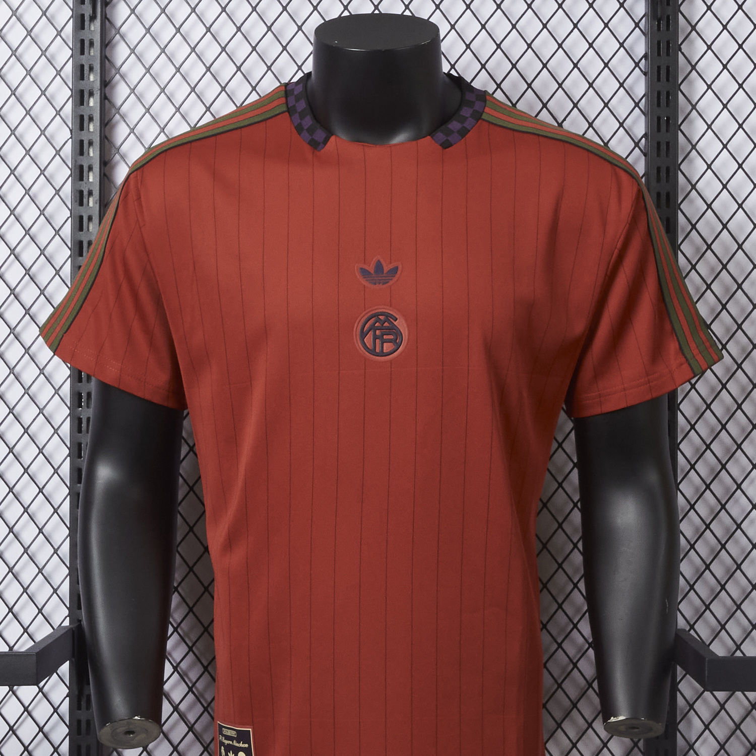 AlphaJersey-Bayern Munich 25-26 Trefoil Red Travel Jersey - Player Version