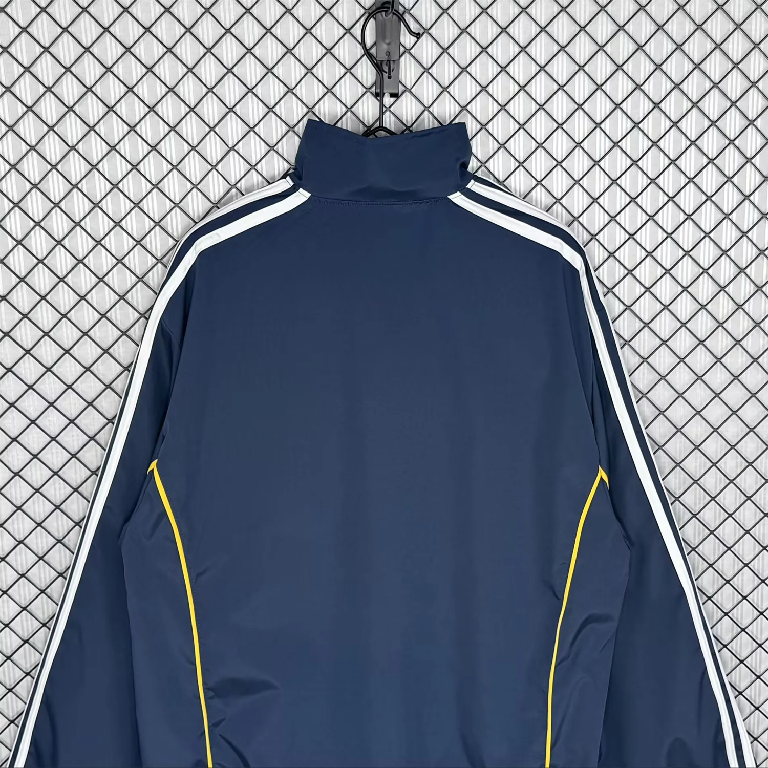 AlphaJersey-Retro Real Madrid 1998-99 Third Windbreaker Jacket - Blue