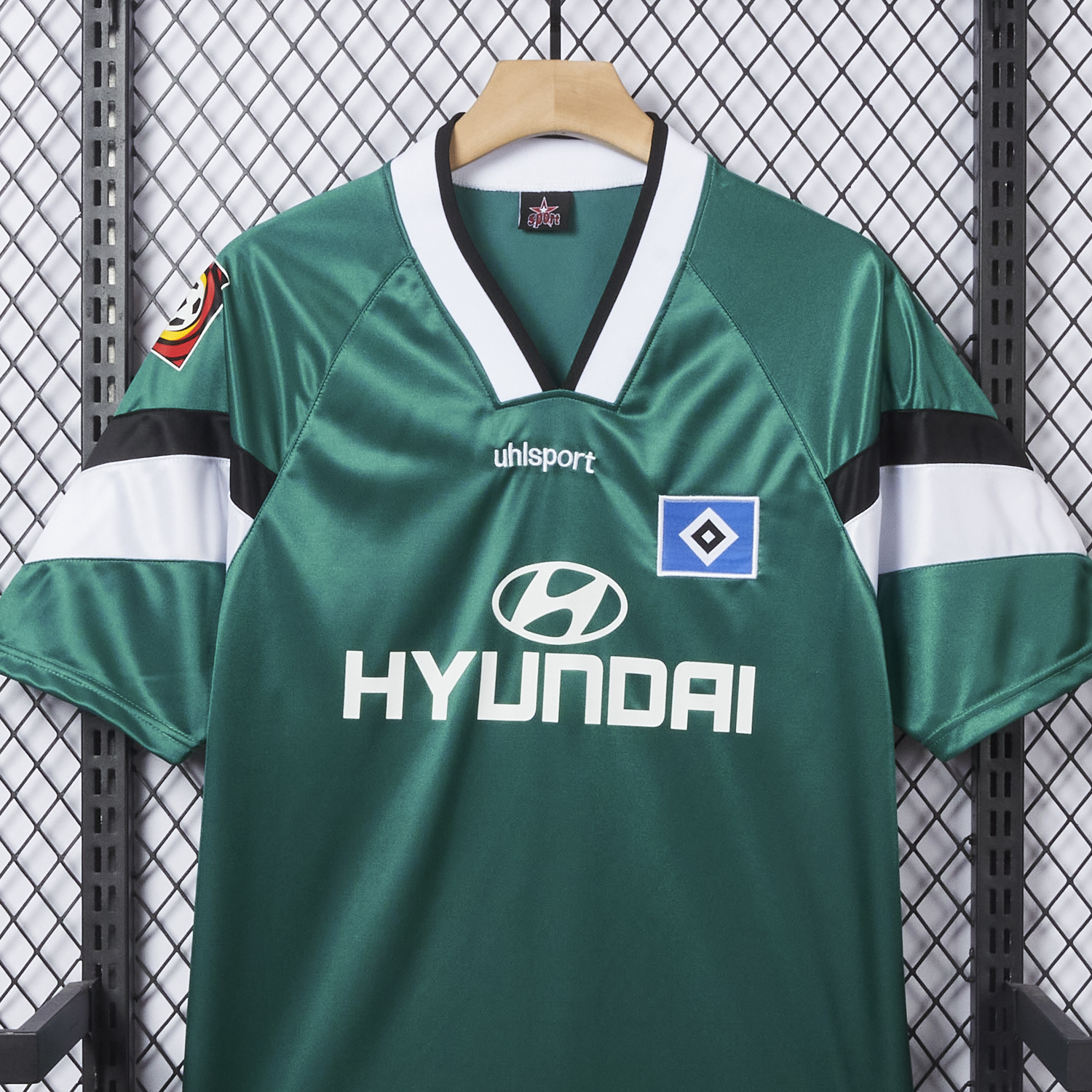 AlphaJersey-Retro Hamburger SV 1996-97 Third Jersey