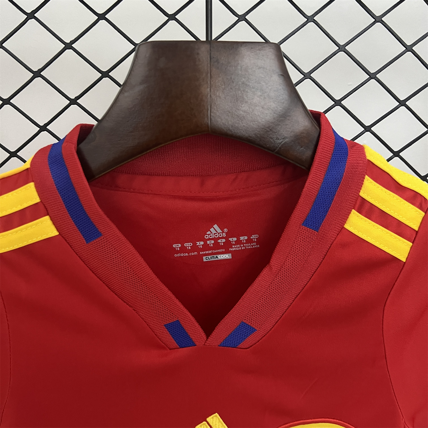 AlphaJersey-Retro Spain 2010 Home Kids Kit