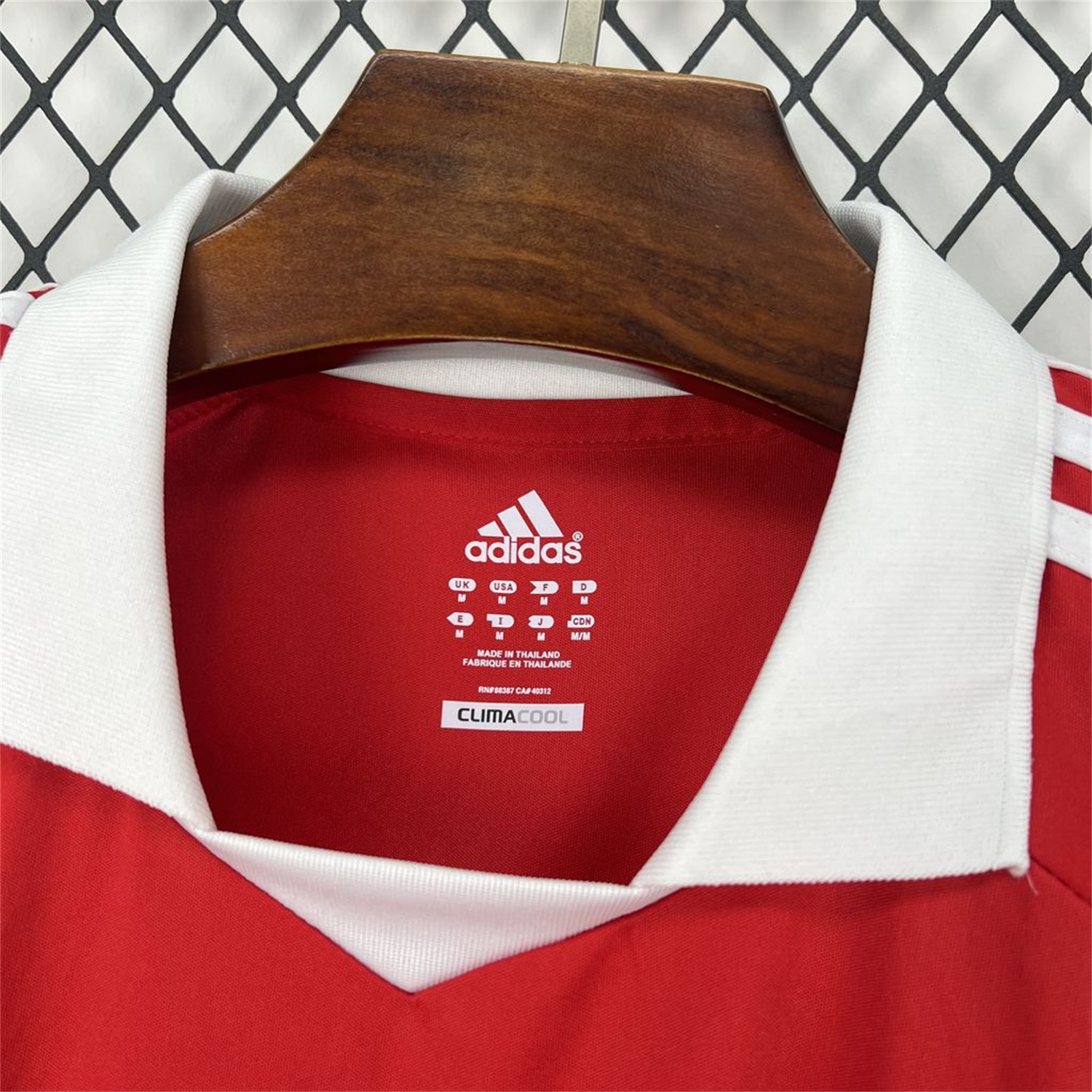 AlphaJersey-Retro Benfica 2009-10 Home Jersey