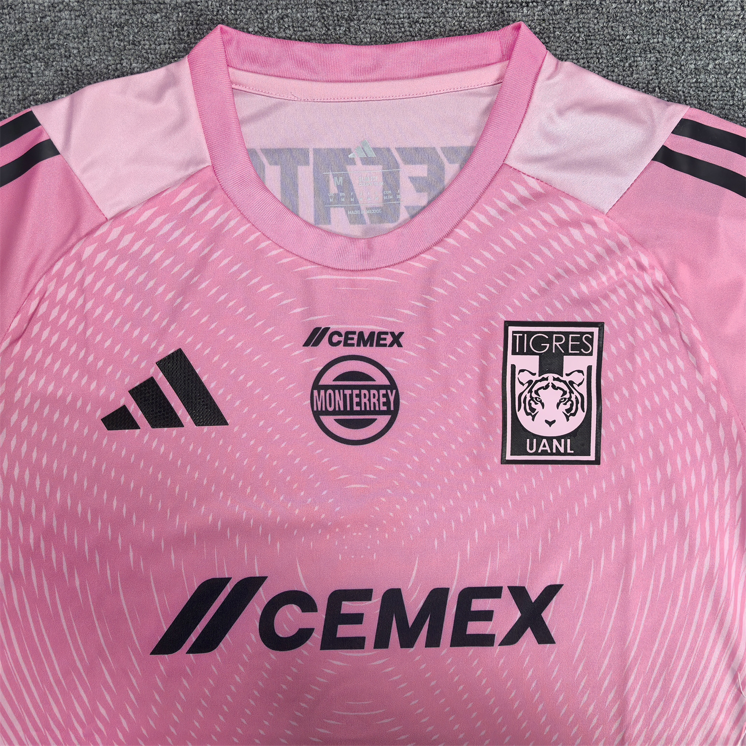 AlphaJersey-Tigres UANL 25-26 Pink Goalkeeper Jersey - Fans Version