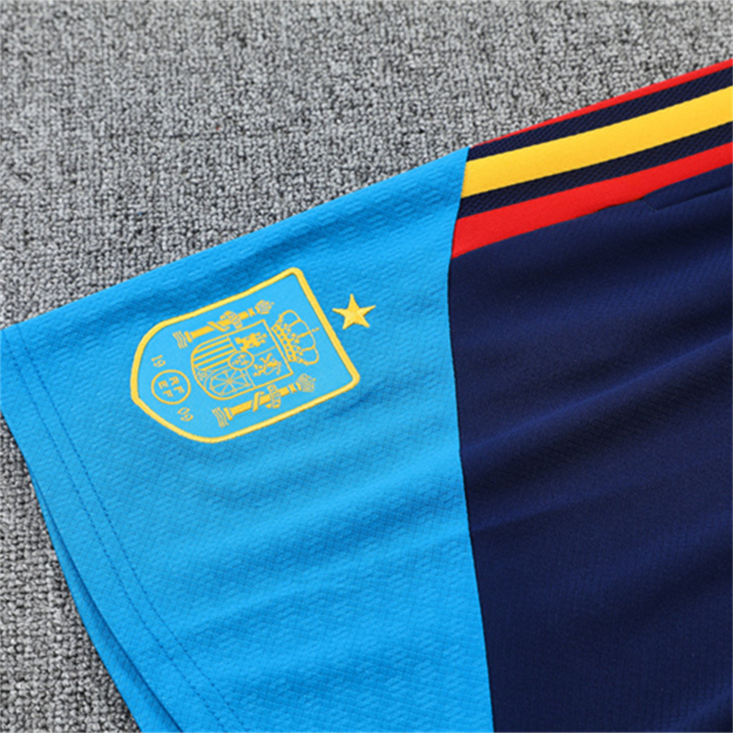AlphaJersey-Spain 2026 Kids Short-Sleeve Training Set - Royal Blue Top & Shorts