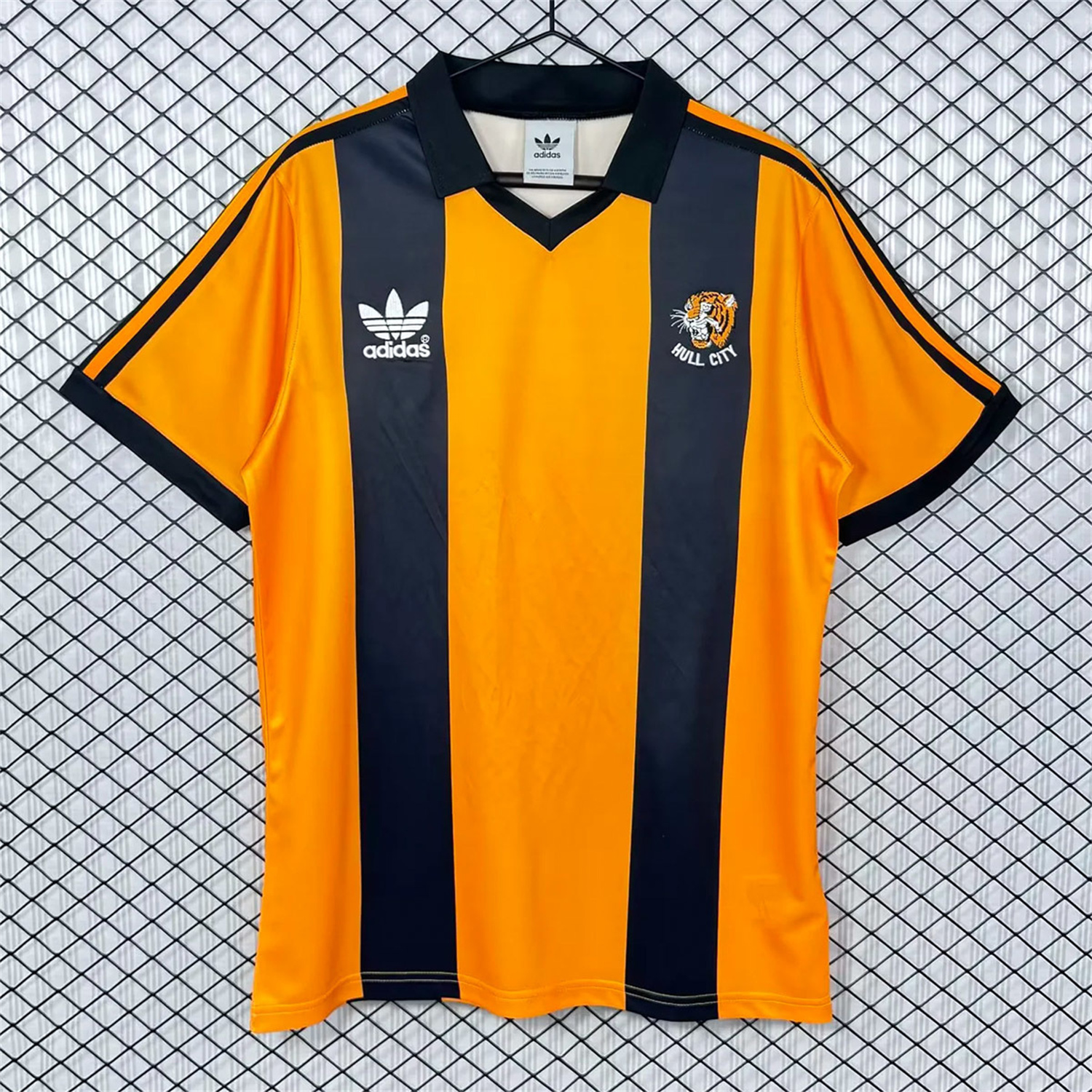AlphaJersey-Retro Hull City 1981-82 Home Jersey