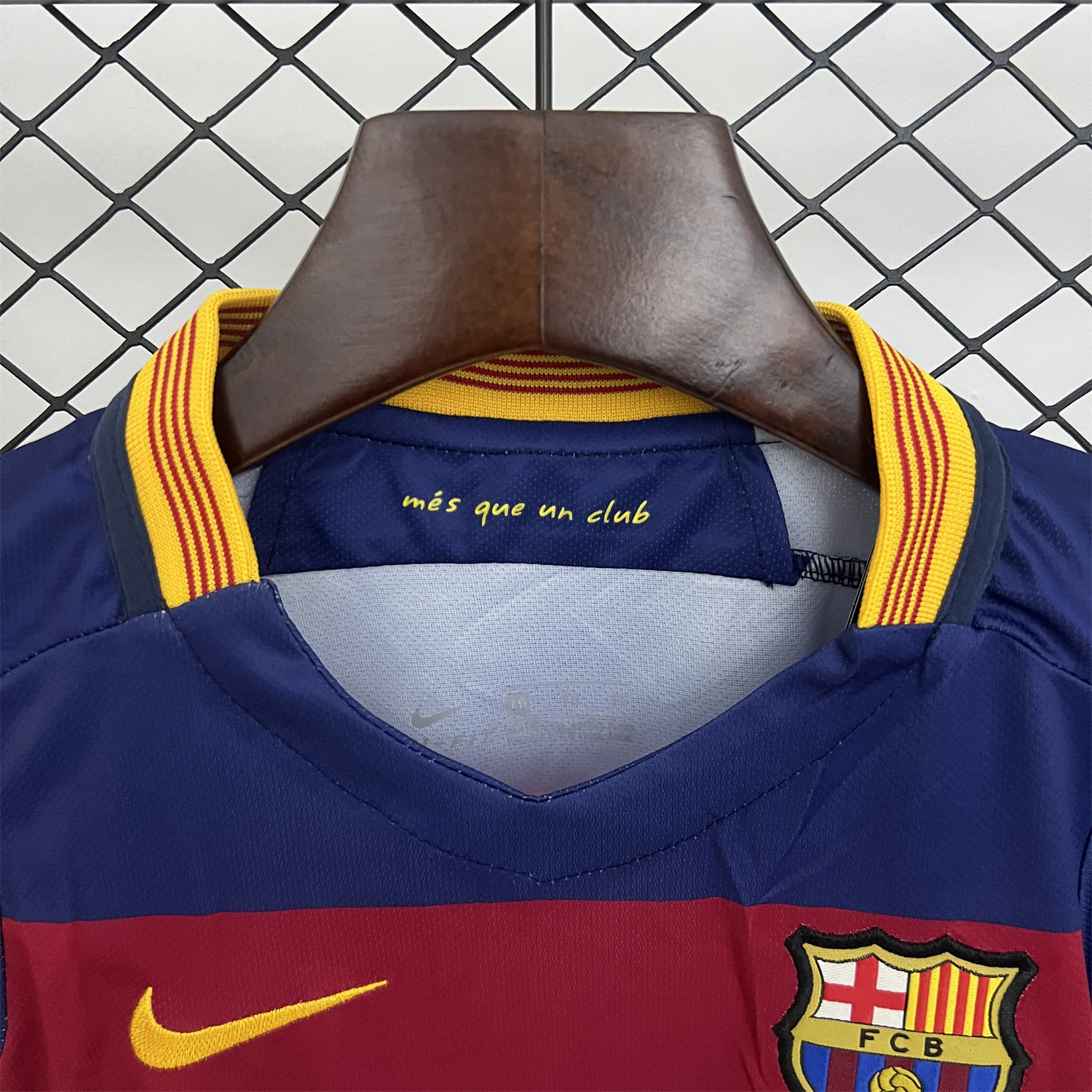 AlphaJersey-Retro Barcelona 2015-16 Home Kids Kit
