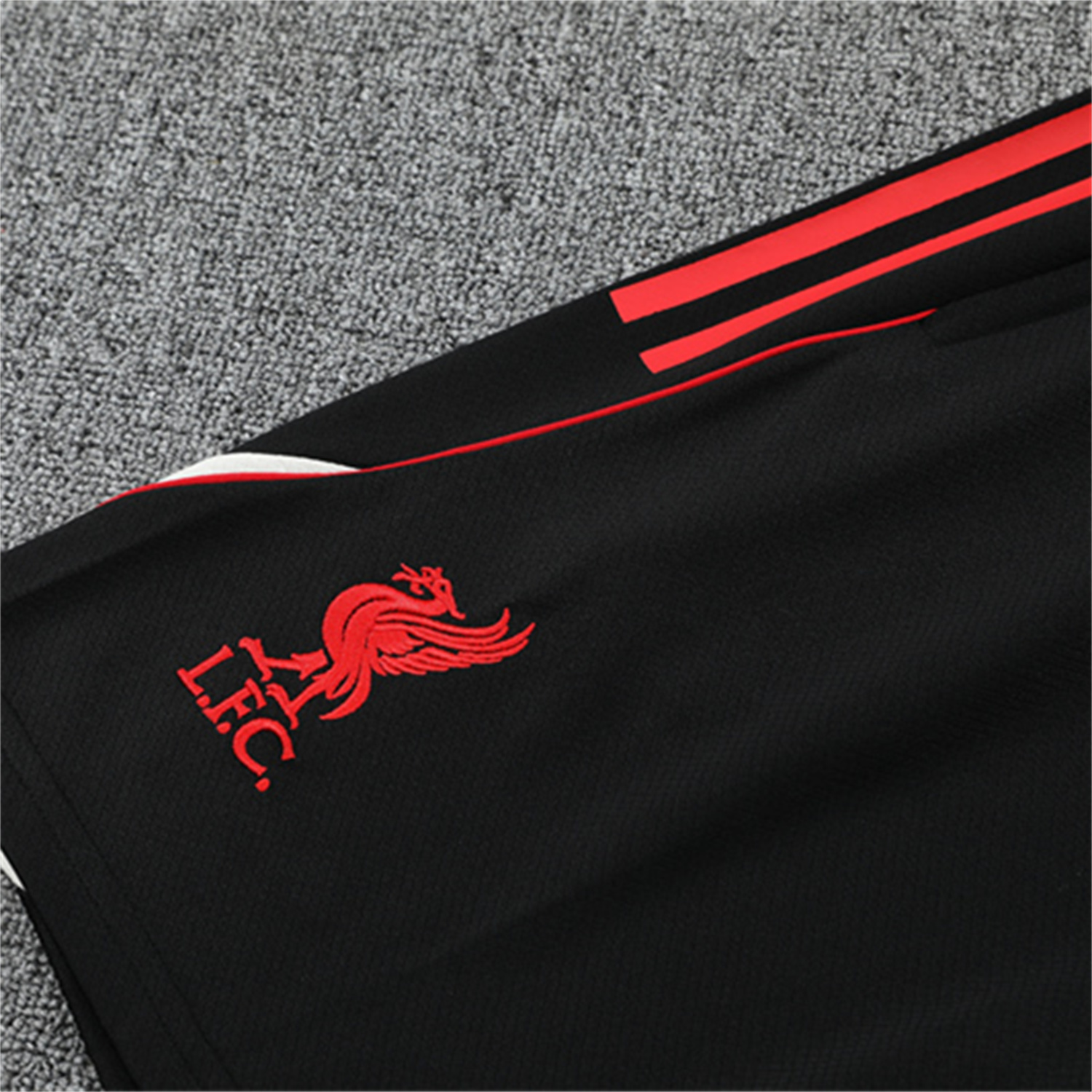 AlphaJersey-Liver.pool 25-26 Short-Sleeve Training Set Off White Top & Black Shorts