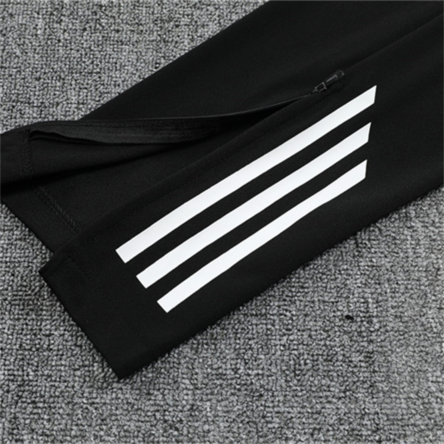 AlphaJersey-INT M.A.M 25-26 Kid Long Sleeves Training Set - White Top & Black Pants