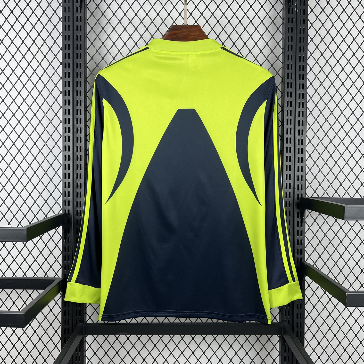 AlphaJersey-Retro Real Madrid 1999-00 Green Goalkeeper Long Sleeves Jersey
