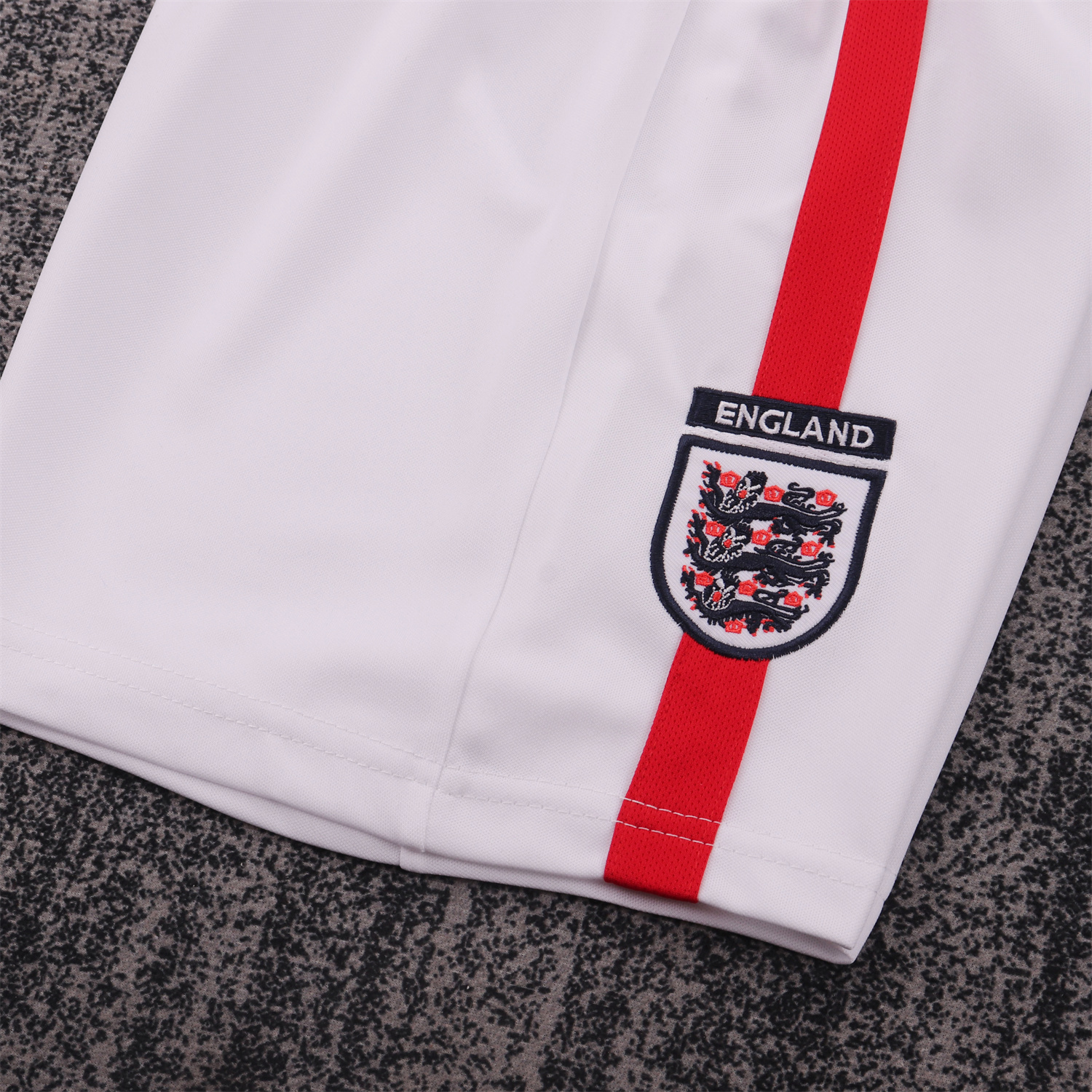 AlphaJersey-Retro England 2002 Home Kids Kit