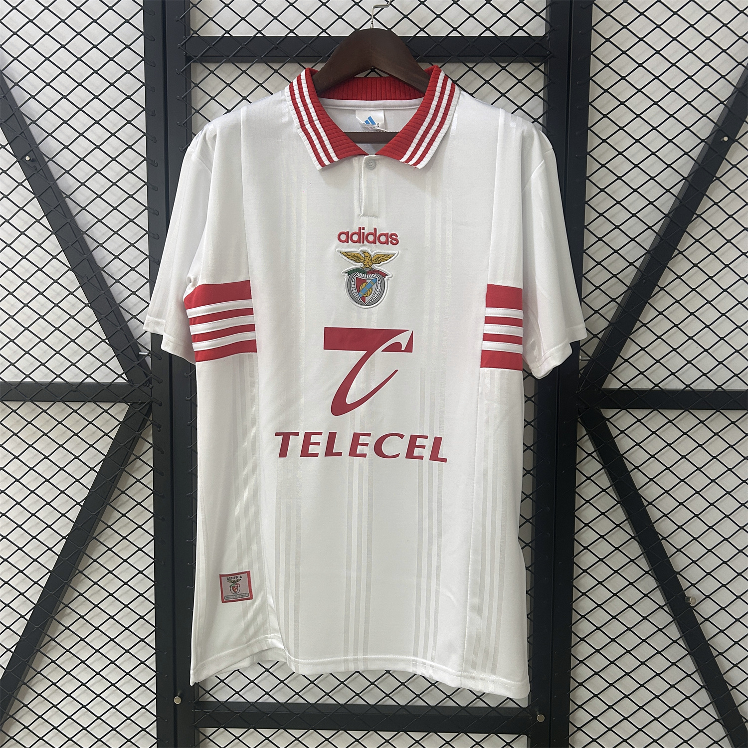 AlphaJersey-Retro Benfica 1997-99 European Away Jersey