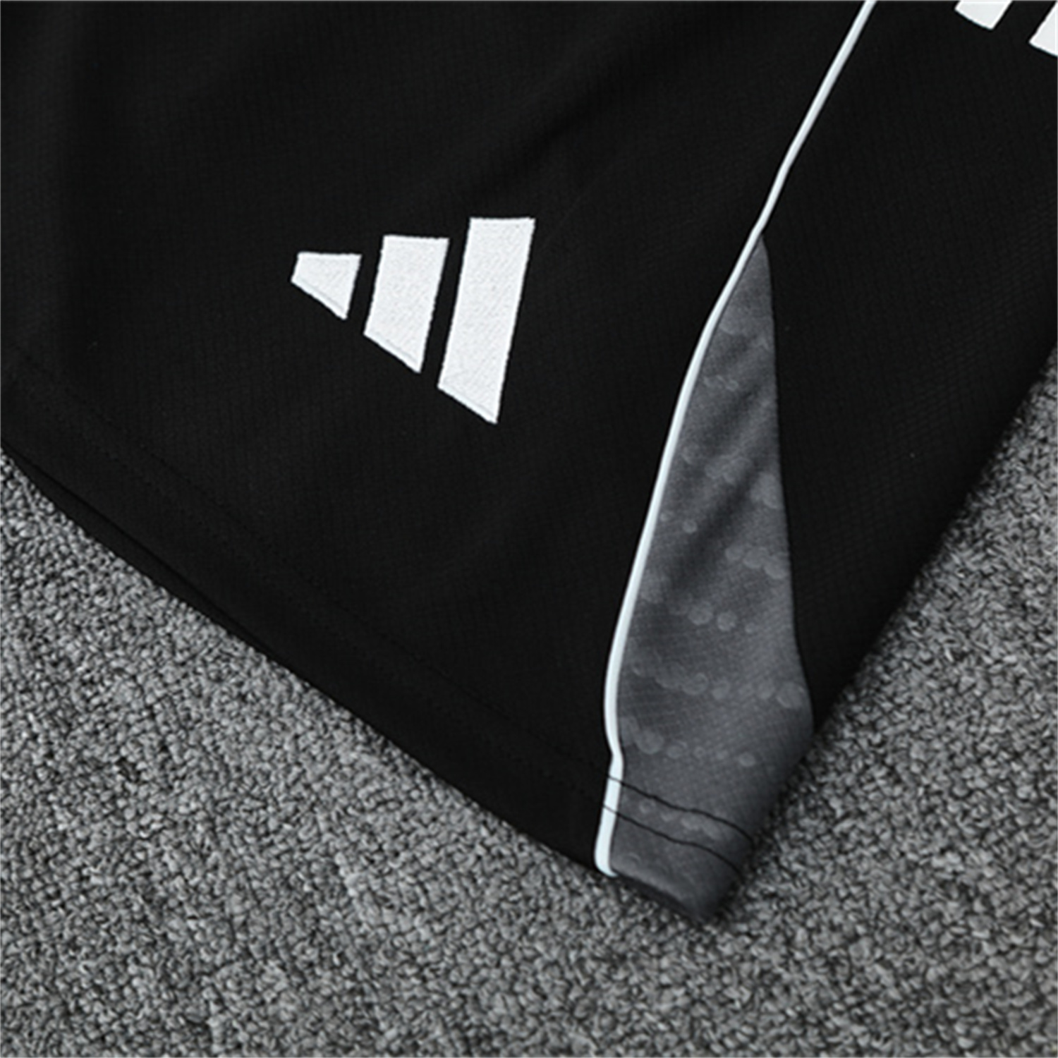 AlphaJersey-Japan 25-26 Kids Short-Sleeve Training Set - Light Blue Top and Black Shorts