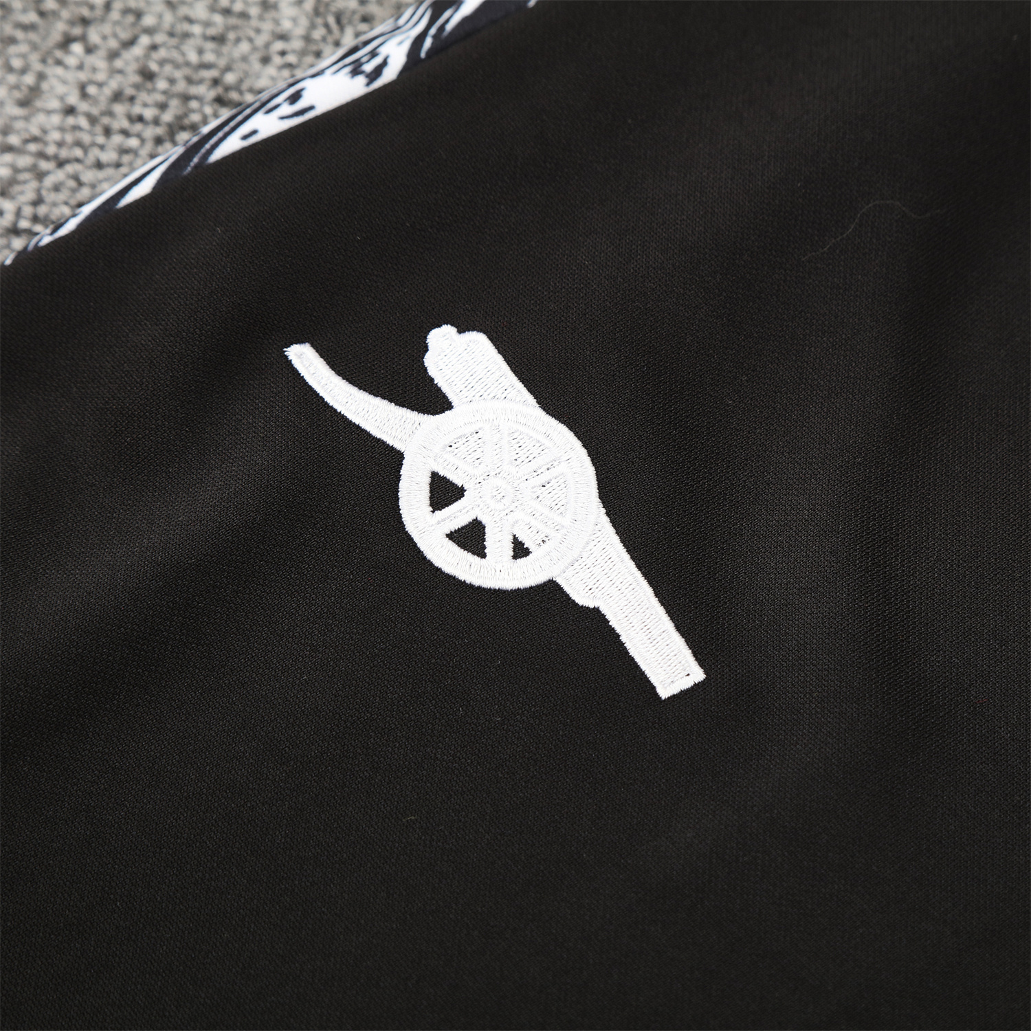 AlphaJersey-Arsenal 25-26 Training Hoodie Set - Red Green Hoodie and Black Pants