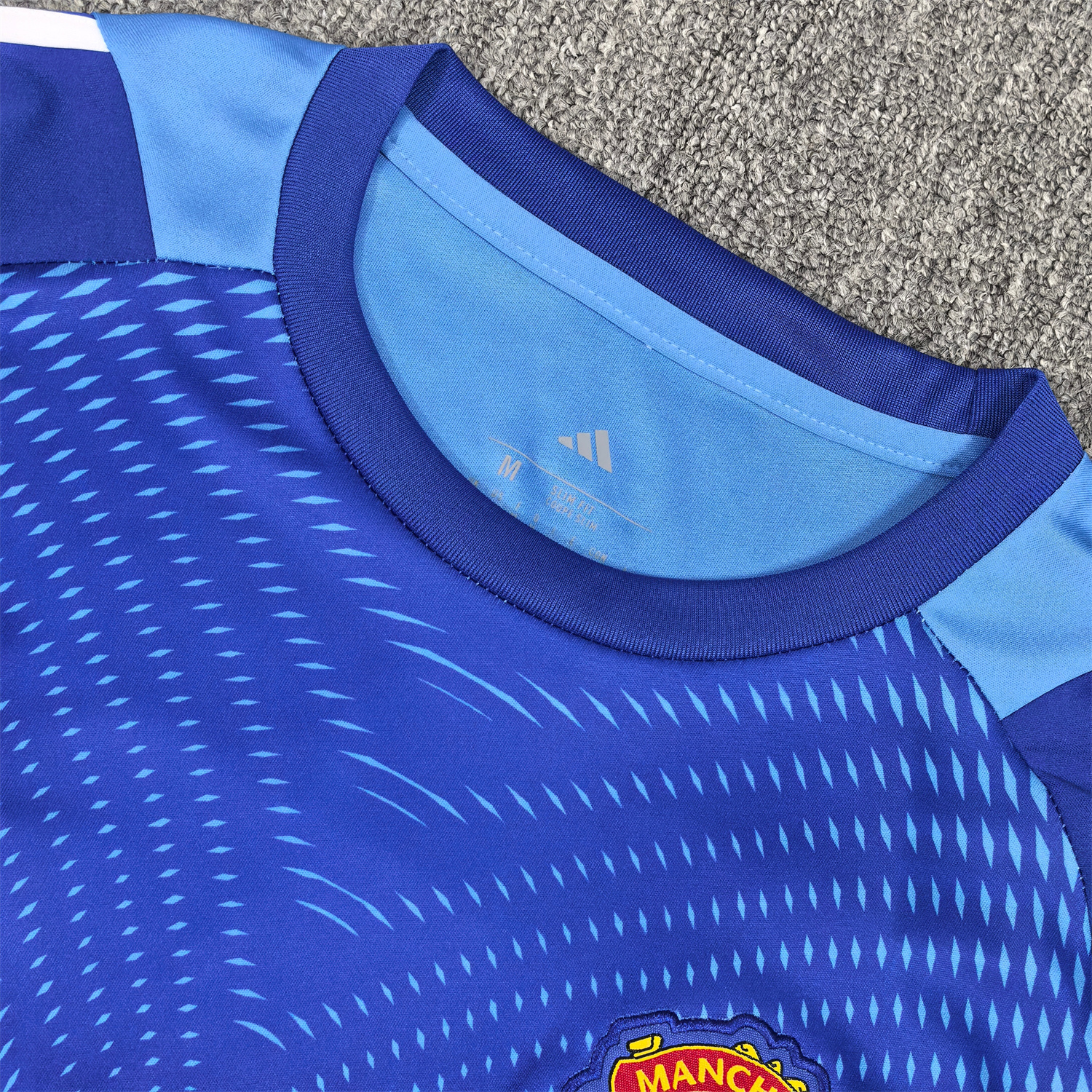 AlphaJersey-Manchester United 25-26 Blue Goalkeeper Jersey - Fans Version