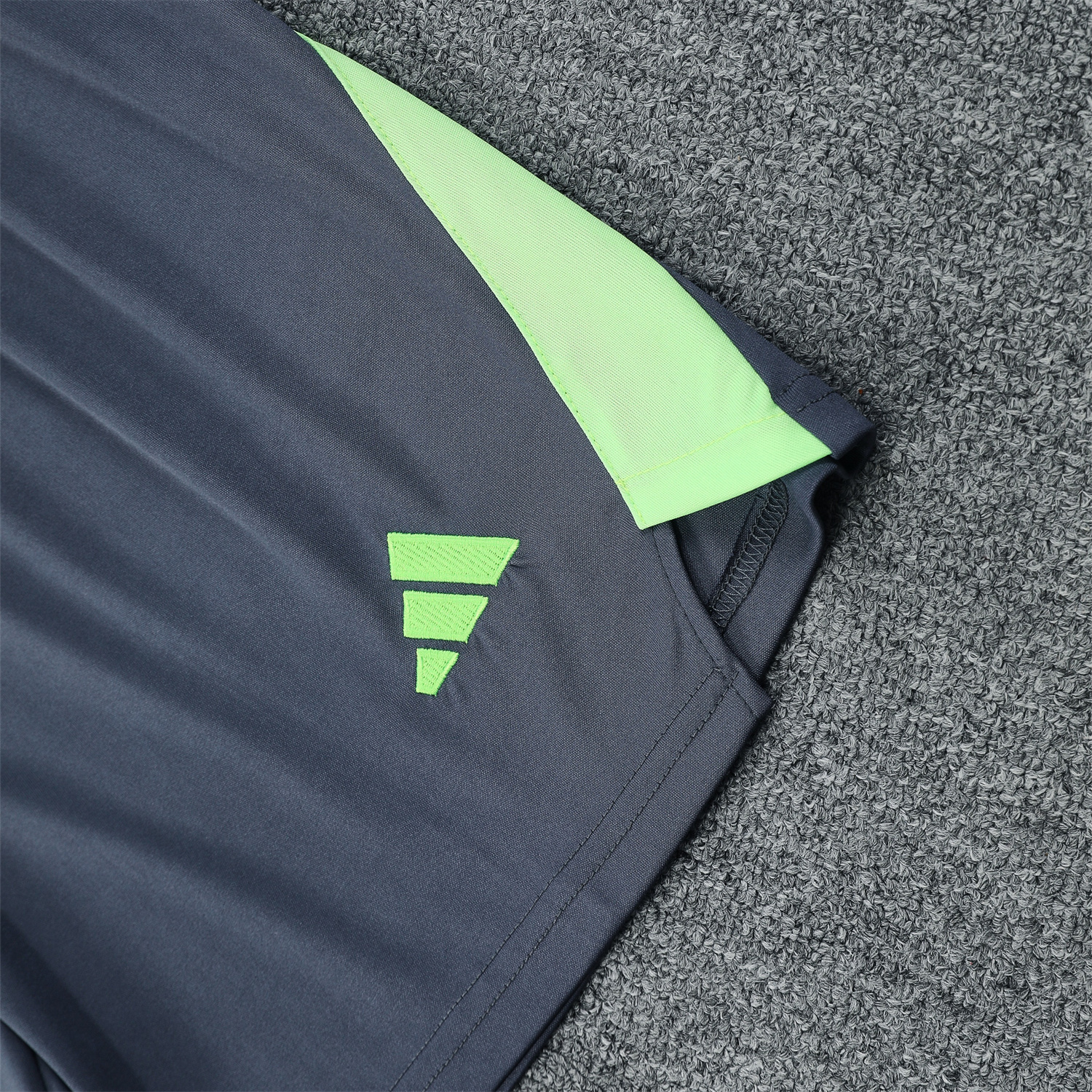 AlphaJersey-Real Madrid 25-26 Short-Sleeve Training Set - Deep Gray Top & Gray Shorts