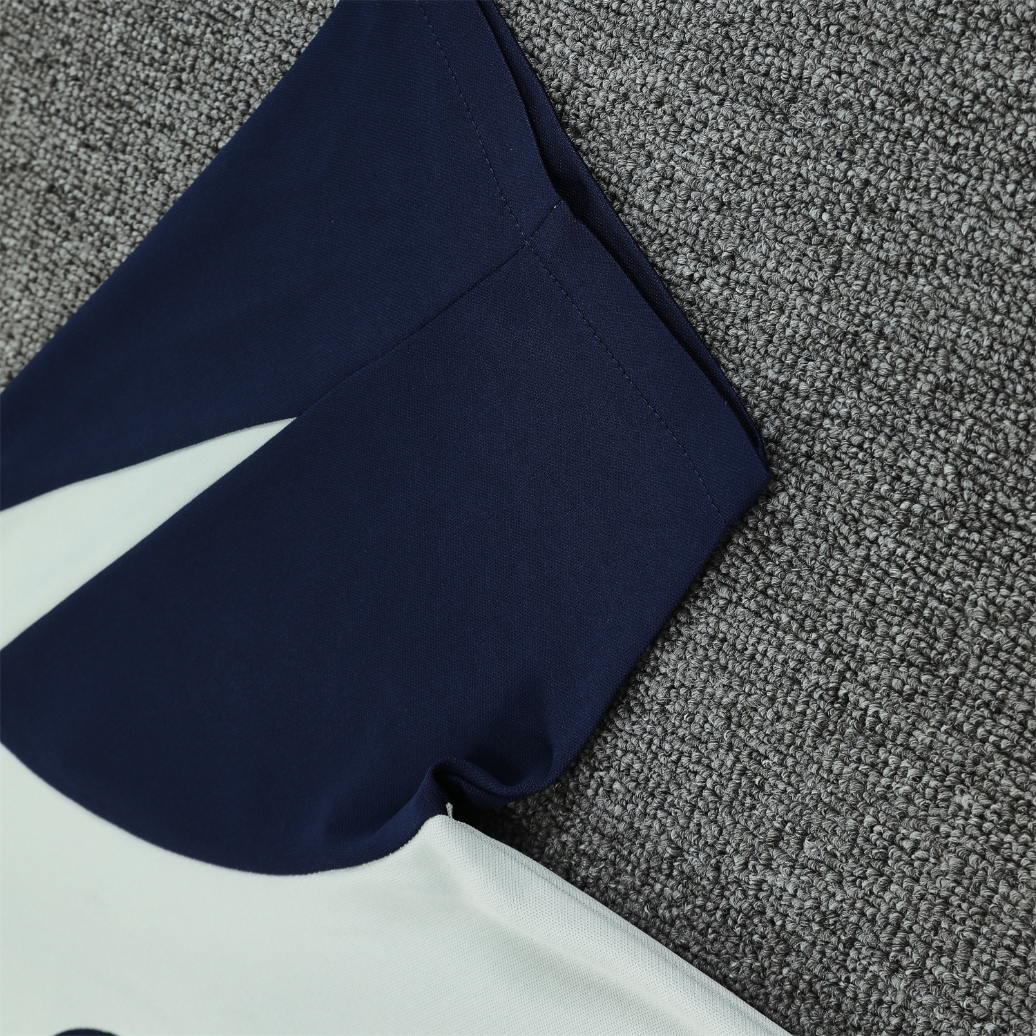 AlphaJersey-Inter Milan 25-26 Short-Sleeve Training Set - Blue Sleeve White Top & Blue Shorts
