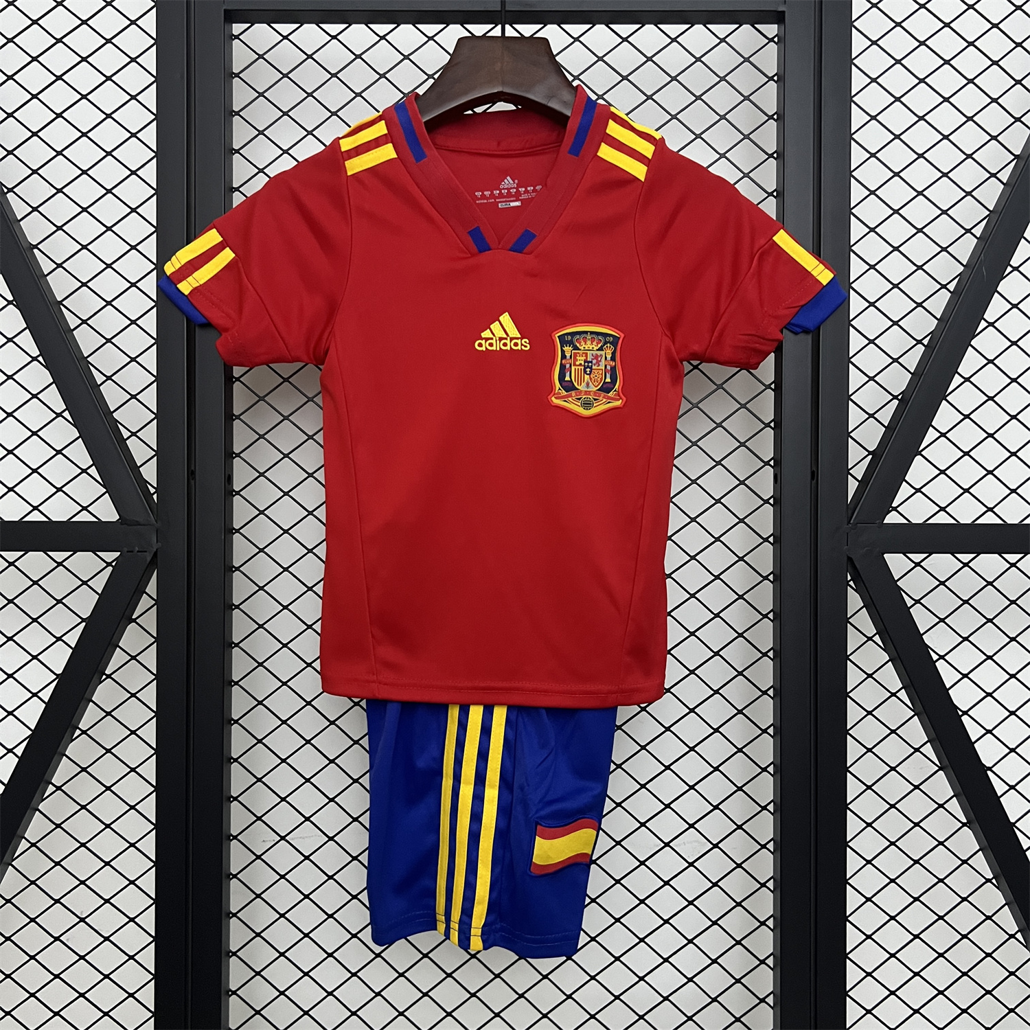 AlphaJersey-Retro Spain 2010 Home Kids Kit