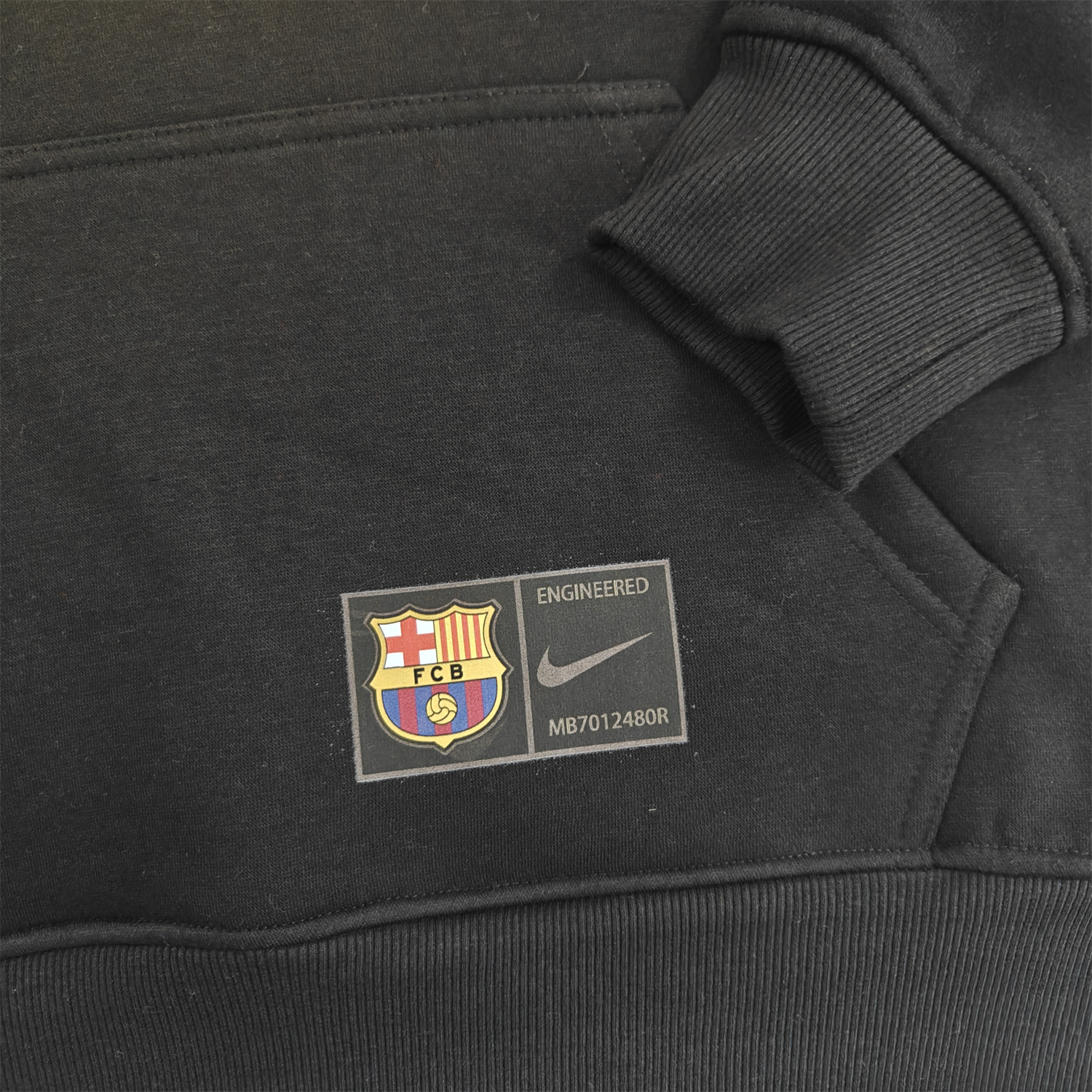 AlphaJersey-Barcelona 25-26 Big Logo Unisex Pullover Hoodie