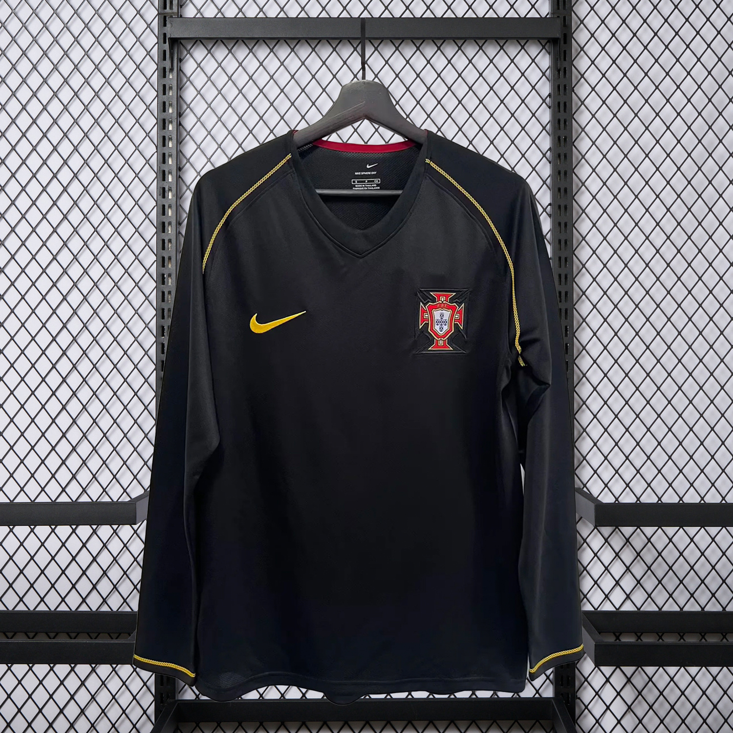 AlphaJersey-Retro Portugal 2006 Away Long Sleeves Jersey