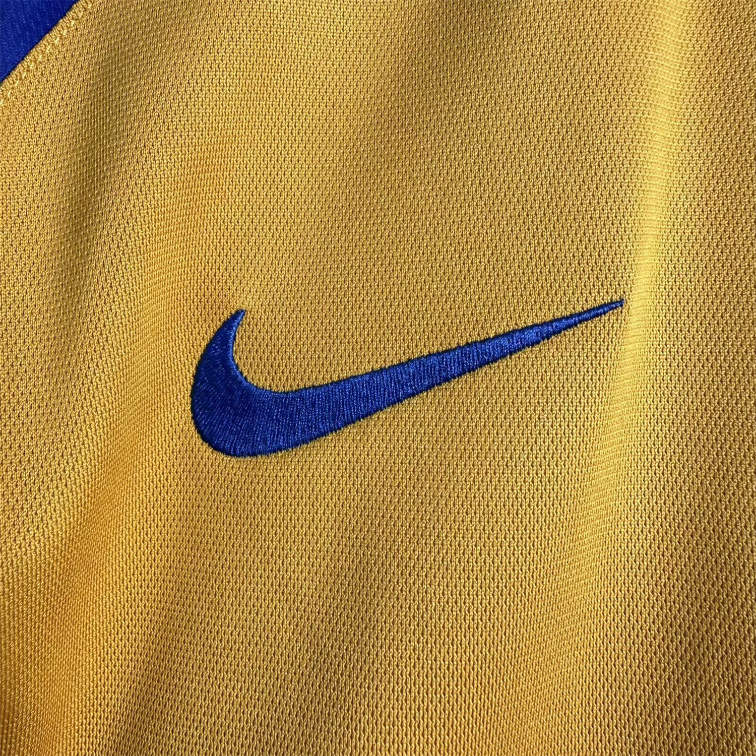 AlphaJersey-Retro Juventus 2005-06 Third Jersey