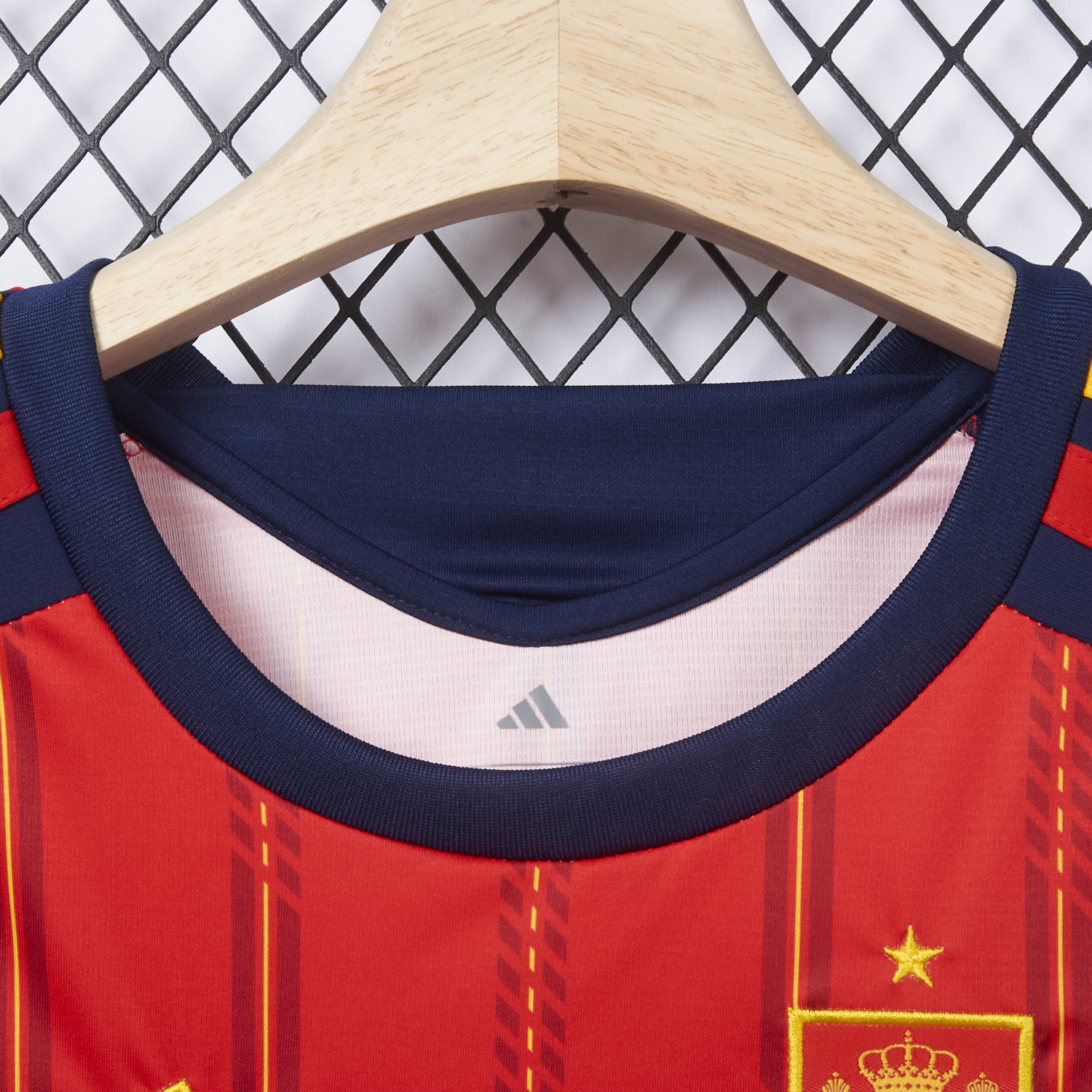 AlphaJersey-Women's Spain 2026 Home Cropped Jersey
