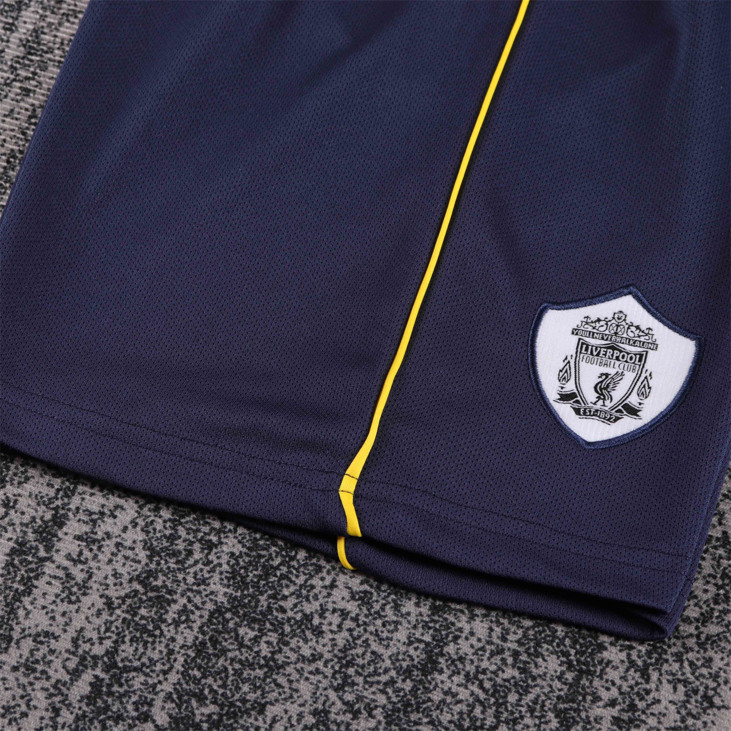 AlphaJersey-Retro Liver.pool 2001-02 Away Kids Kit